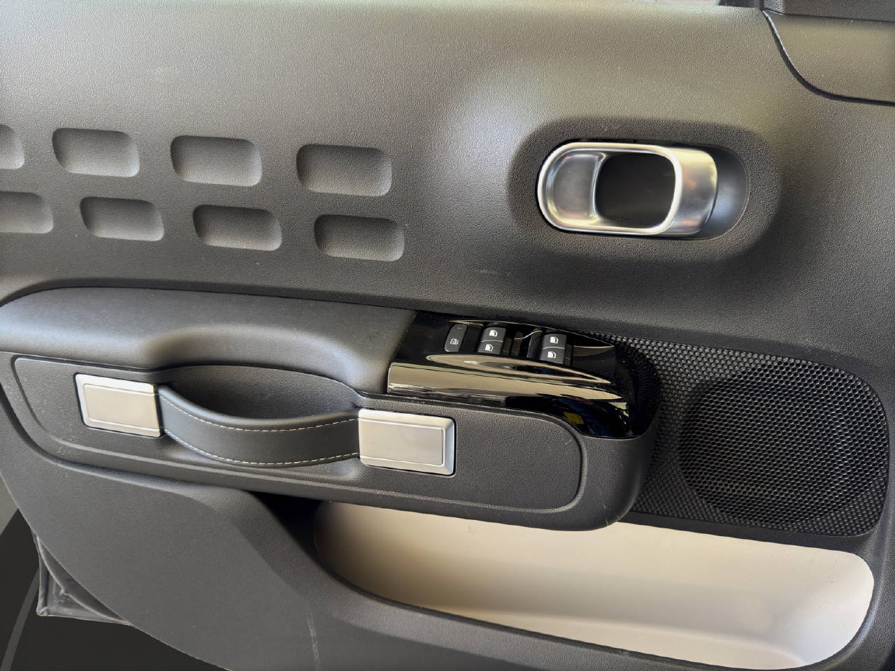 CITROEN C3 1.2 PureTech Elle / Automat-image-17