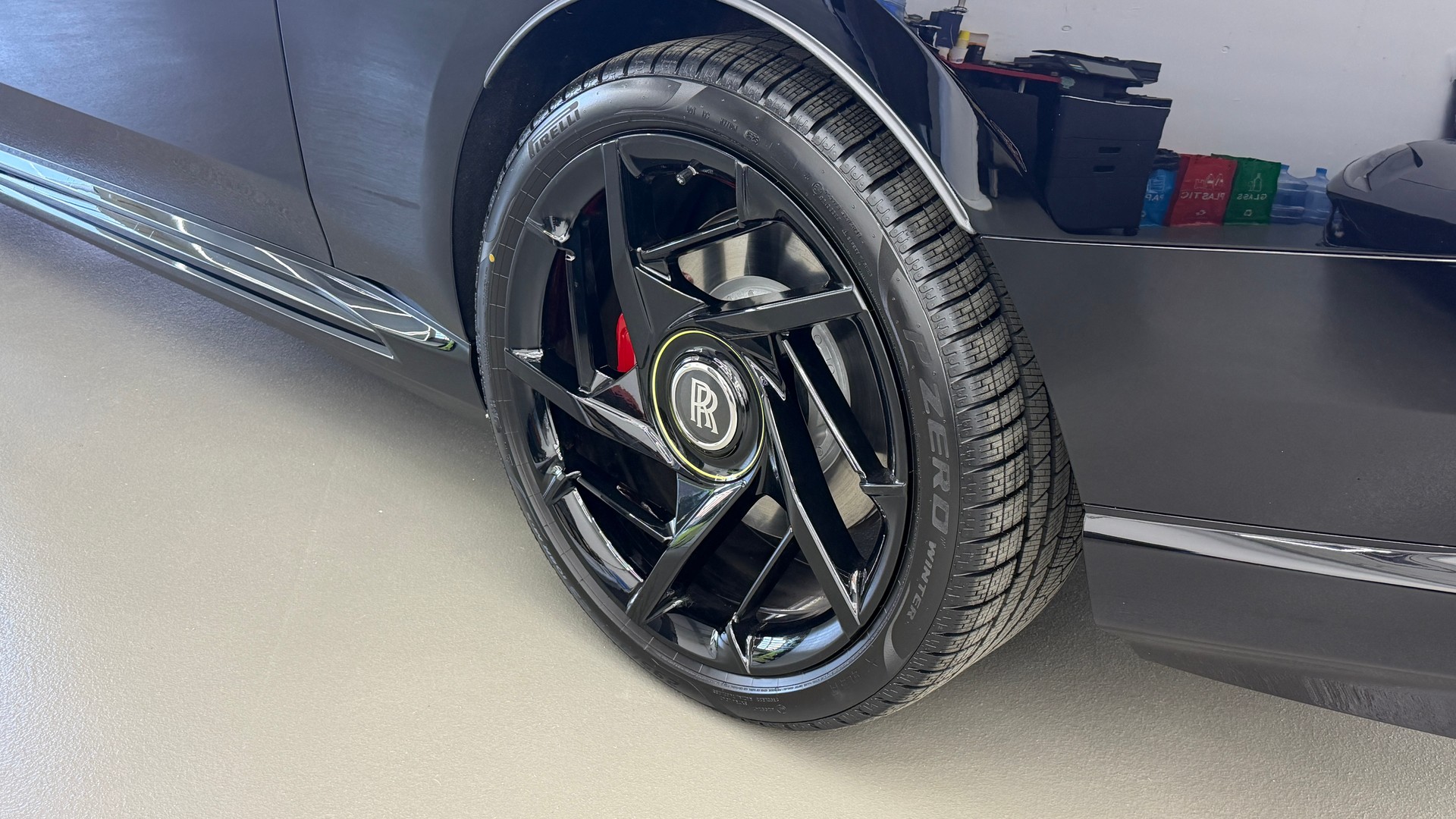 ROLLS-ROYCE Spectre Black Badge-image-6