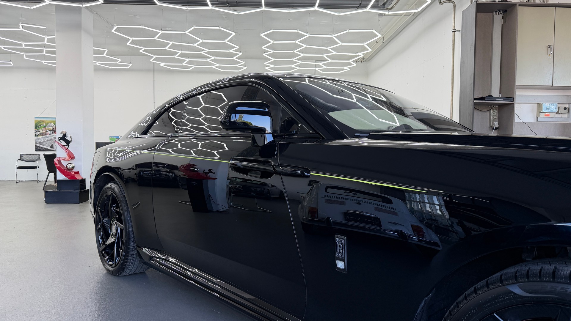 ROLLS-ROYCE Spectre Black Badge-image-8