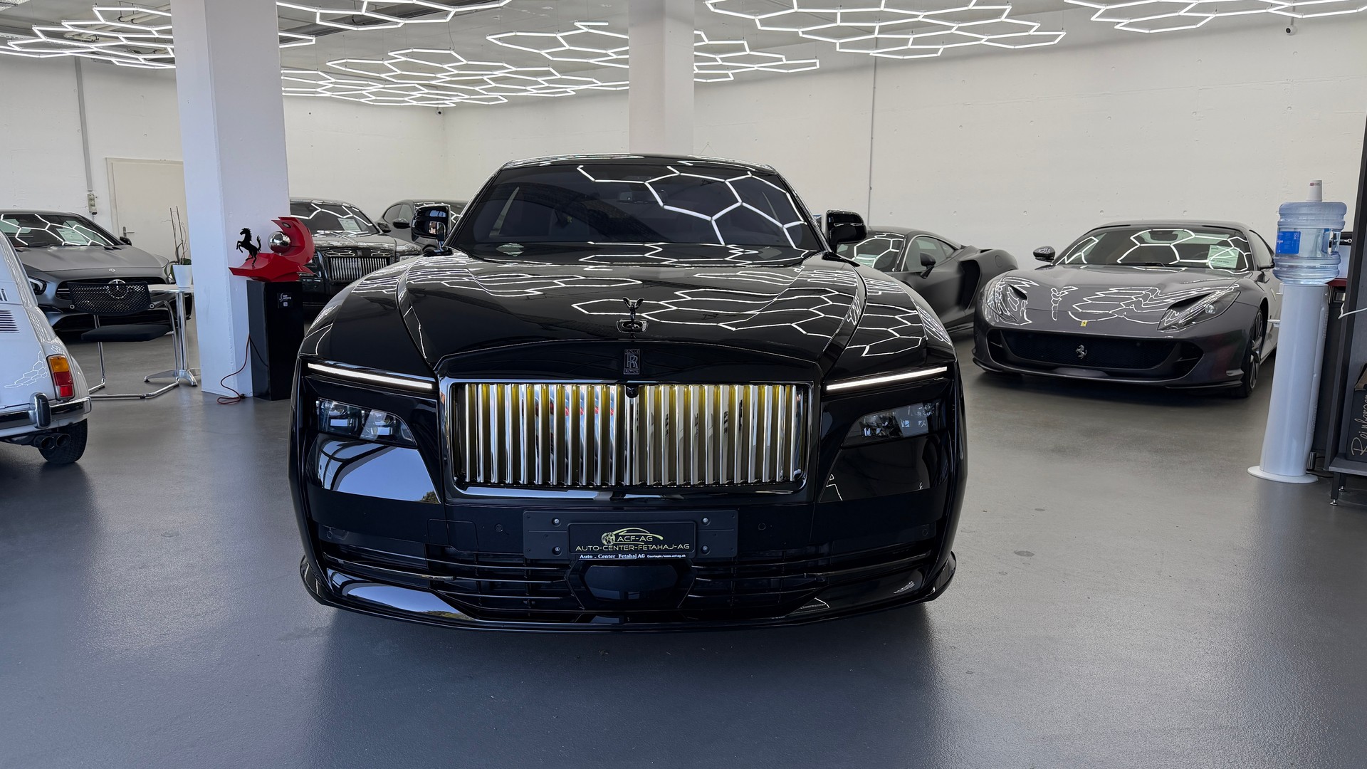 ROLLS-ROYCE Spectre Black Badge-showroom-element-1