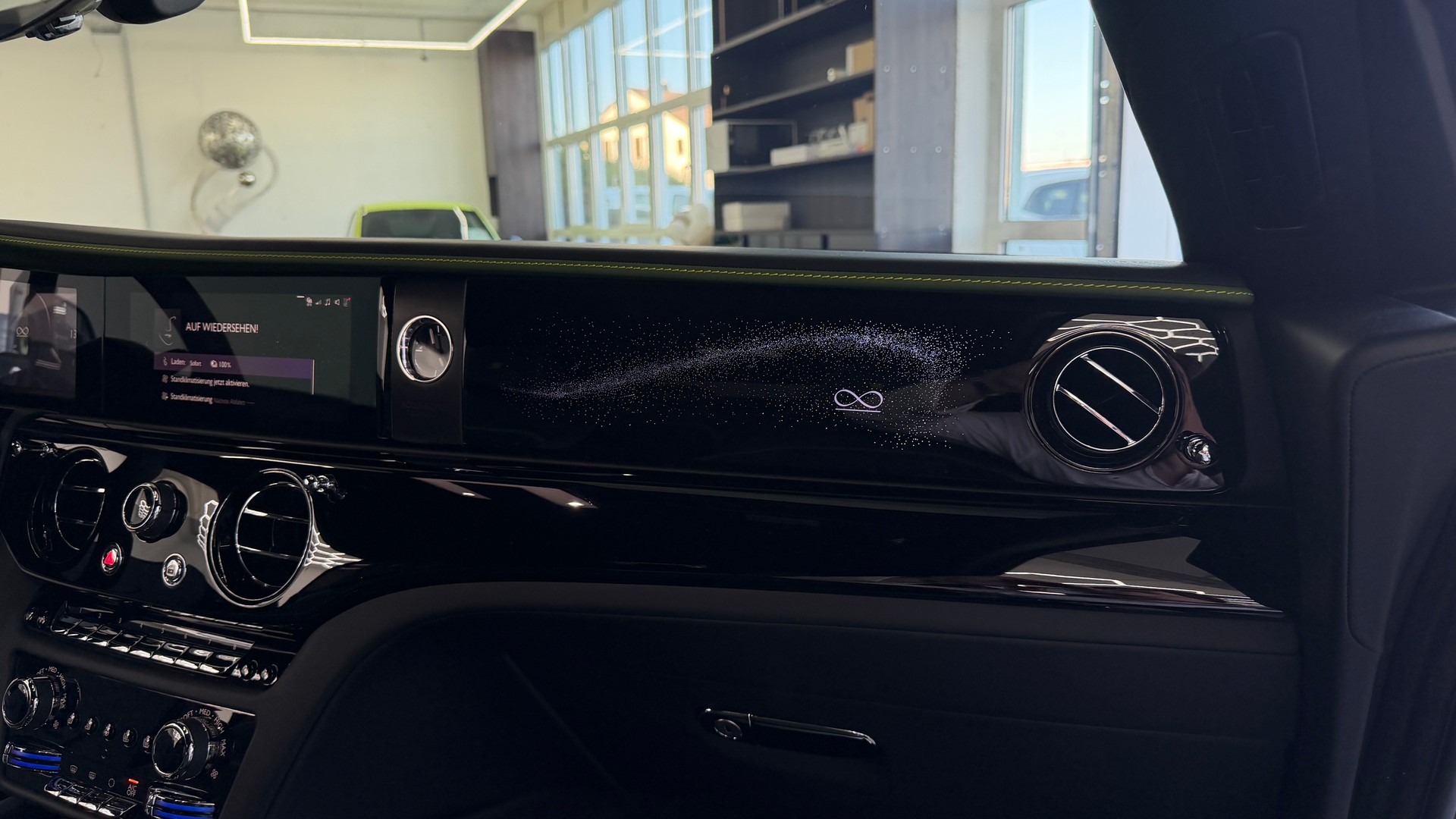 ROLLS-ROYCE Spectre Black Badge-image-21