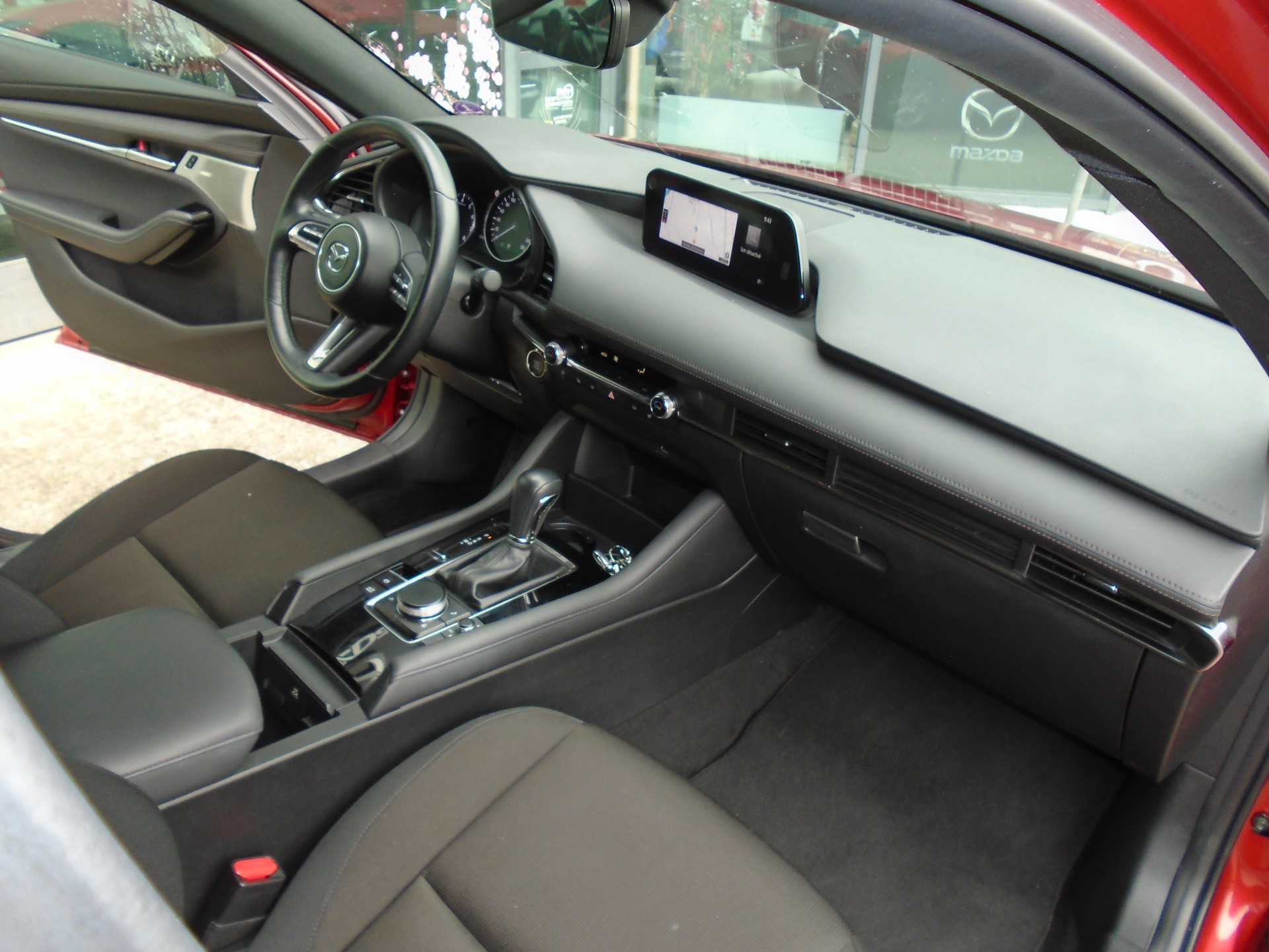 MAZDA 3 Hatchback SKYACTIV-X M Hybrid 186 Revolution Automat-image-6