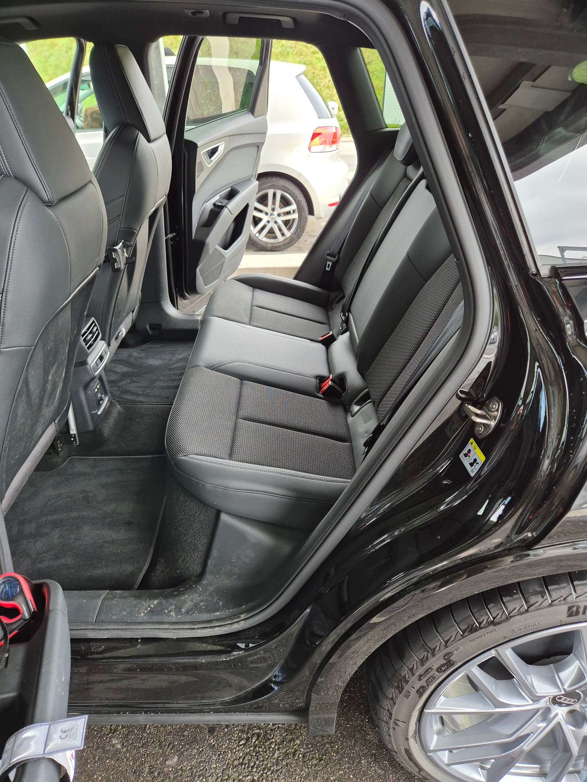 AUDI Q4 e-tron 45 Attraction quattro-image-12