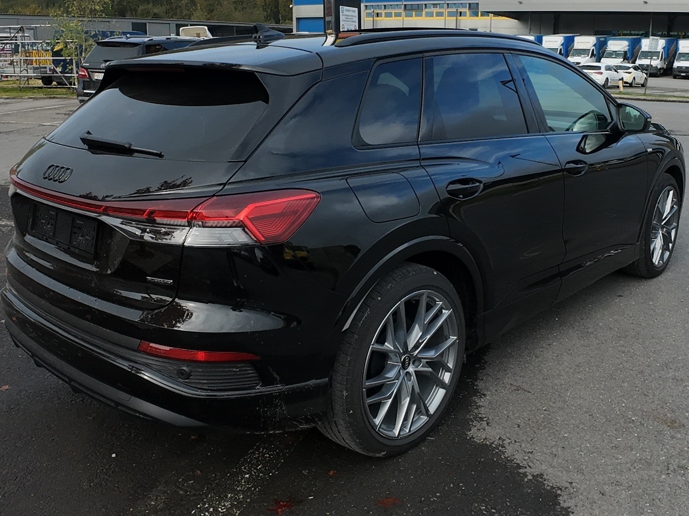 AUDI Q4 e-tron 45 Attraction quattro-image-5