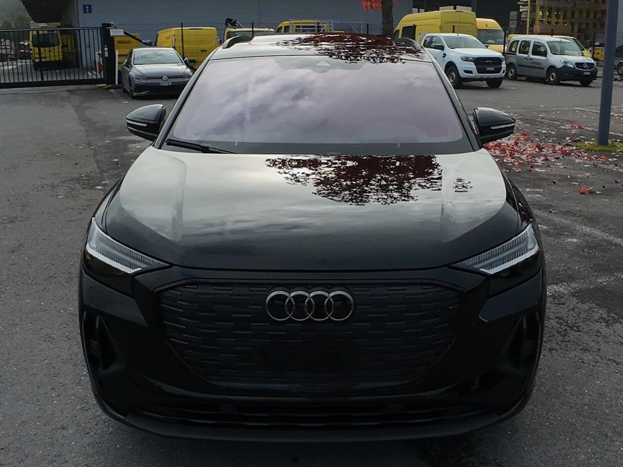AUDI Q4 e-tron 45 Attraction quattro-showroom-element-1