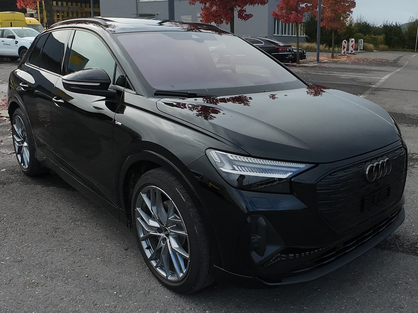 AUDI Q4 e-tron 45 Attraction quattro-showroom-element-2