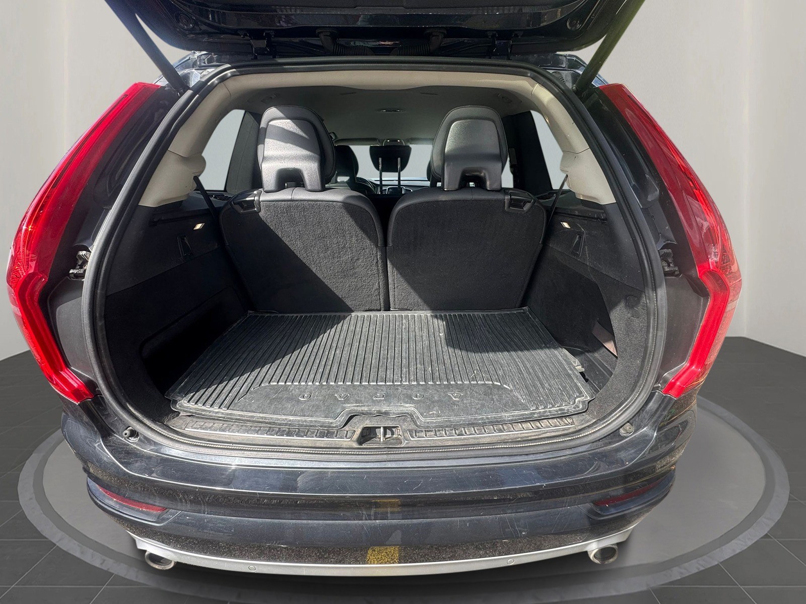 VOLVO XC90 D5 AWD Momentum Geartronic-image-5