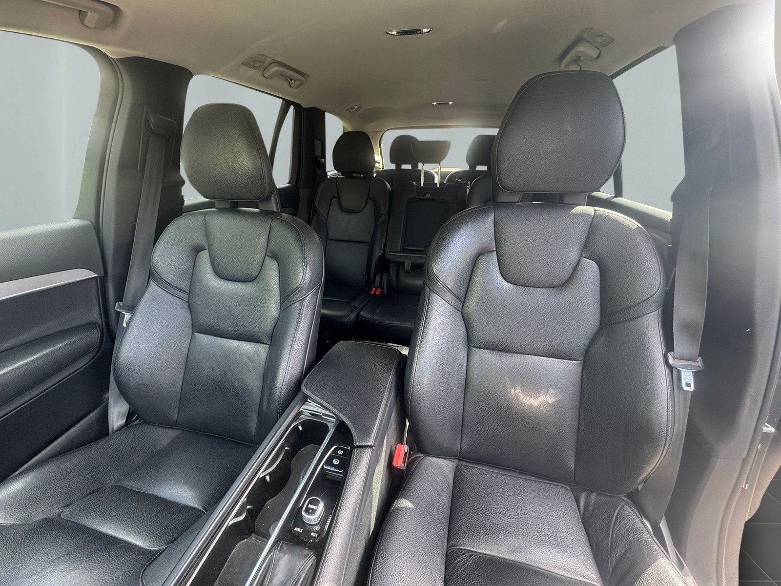 VOLVO XC90 D5 AWD Momentum Geartronic-image-9