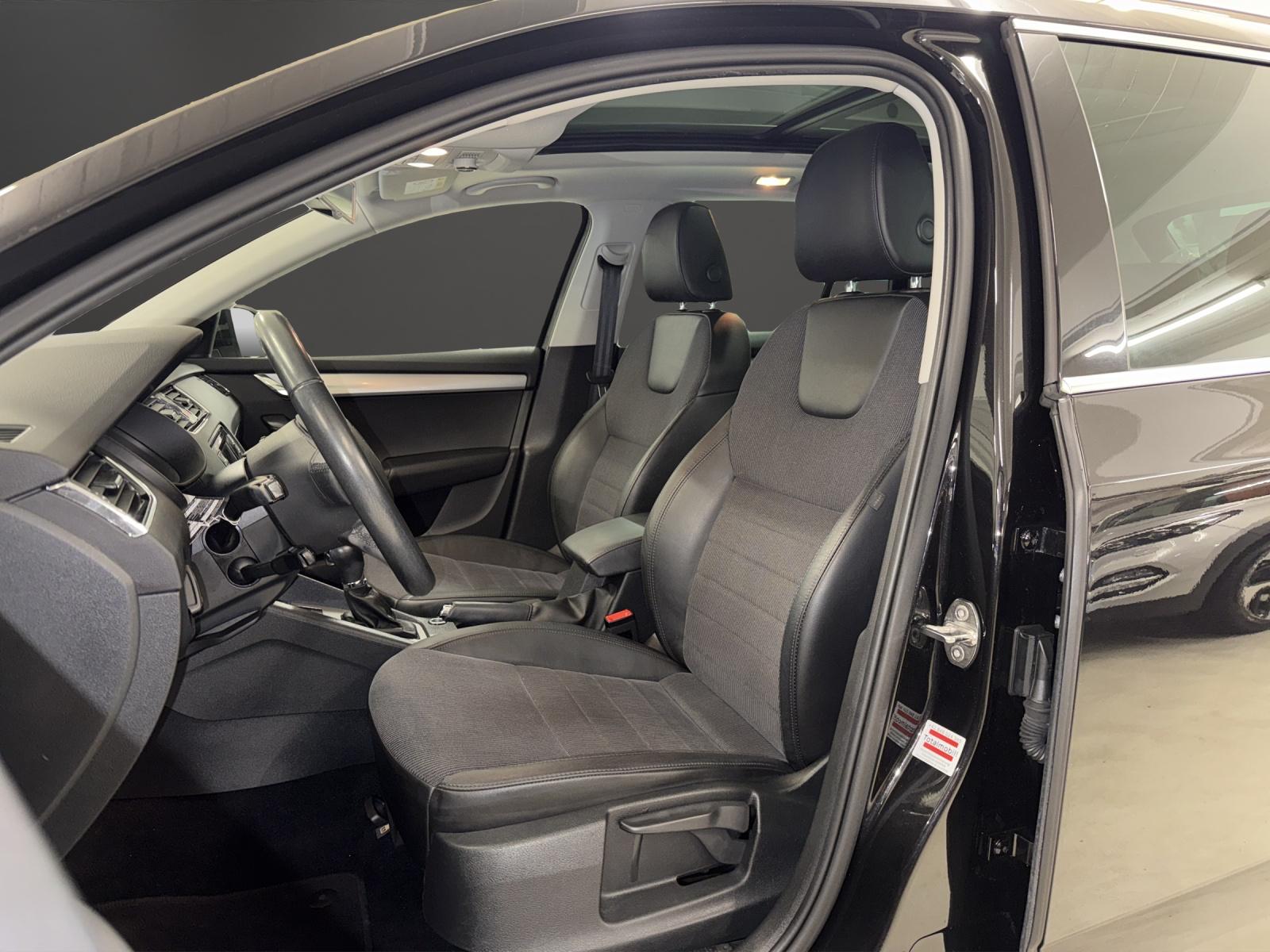 SKODA Octavia Combi 1.8 TSI Swiss Edition DSG-image-6