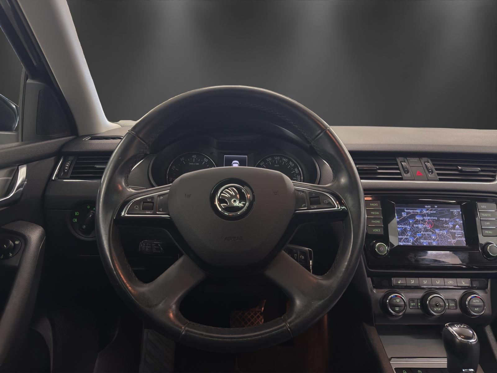 SKODA Octavia Combi 1.8 TSI Swiss Edition DSG-image-12
