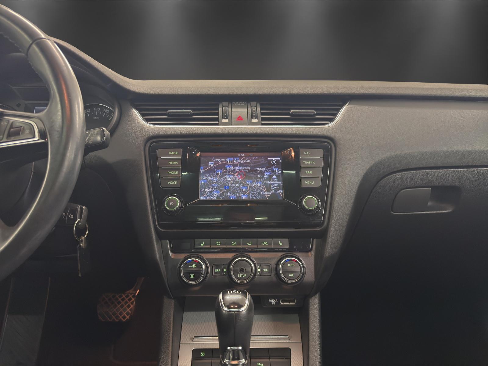 SKODA Octavia Combi 1.8 TSI Swiss Edition DSG-image-10