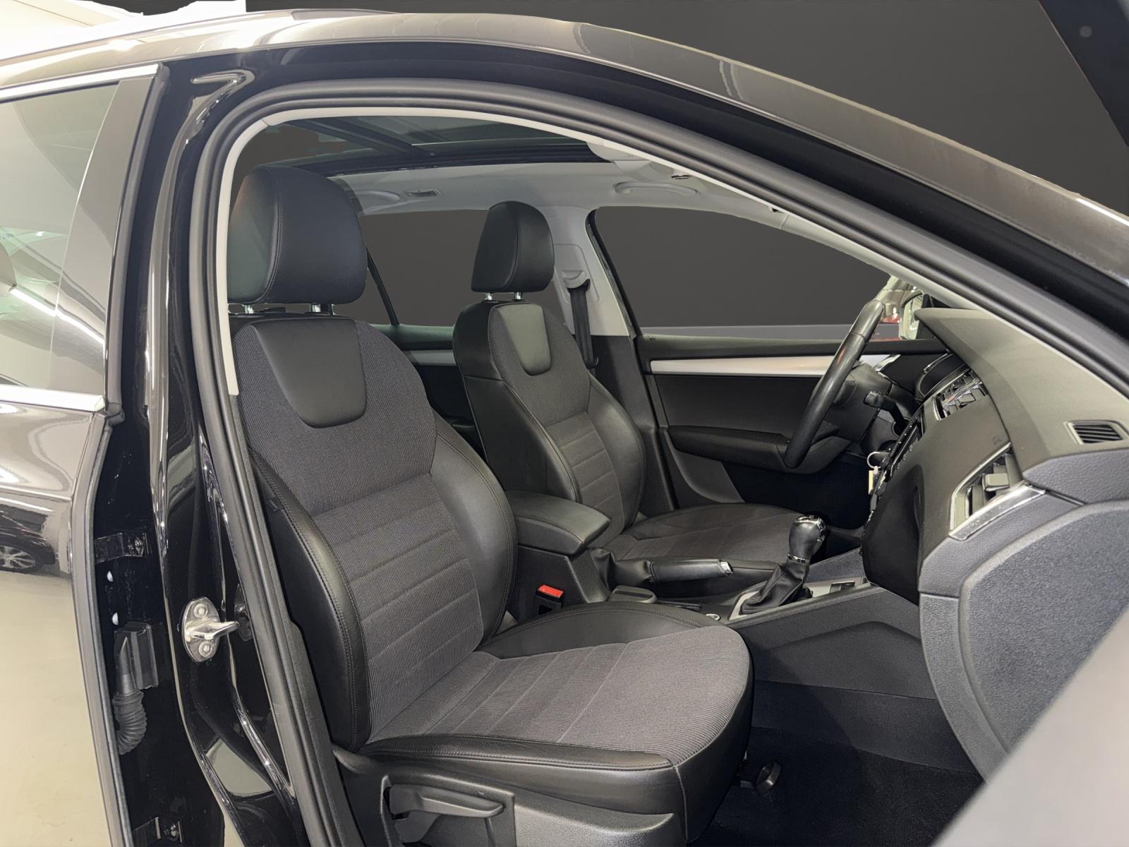 SKODA Octavia Combi 1.8 TSI Swiss Edition DSG-image-7
