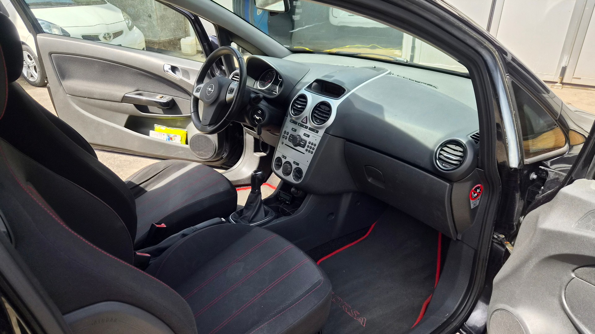 OPEL Corsa 1.4 TP Enjoy-image-5
