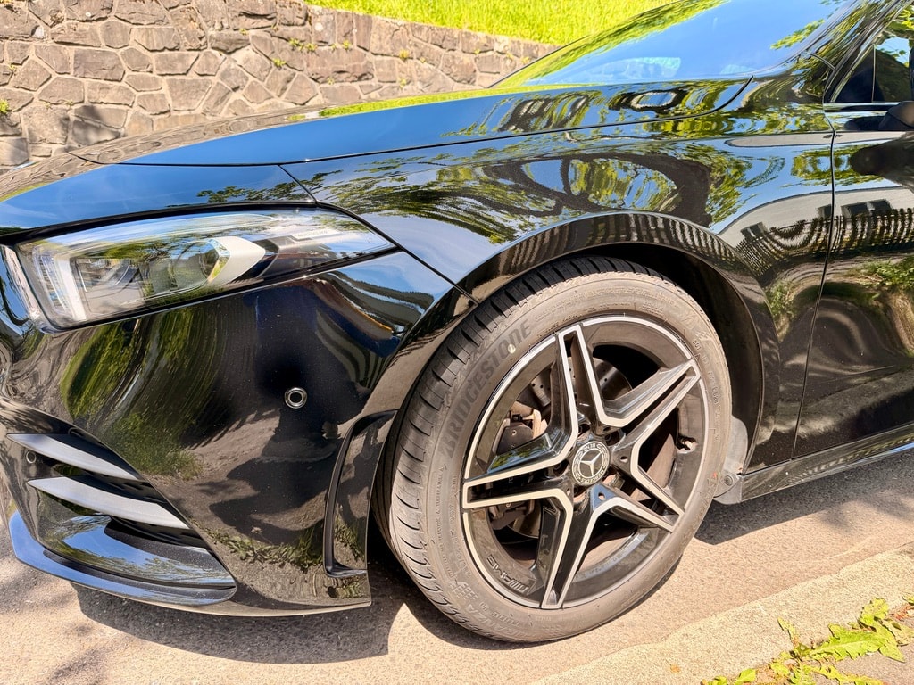 MERCEDES-BENZ A 220 AMG Line 7G-DCT-image-3