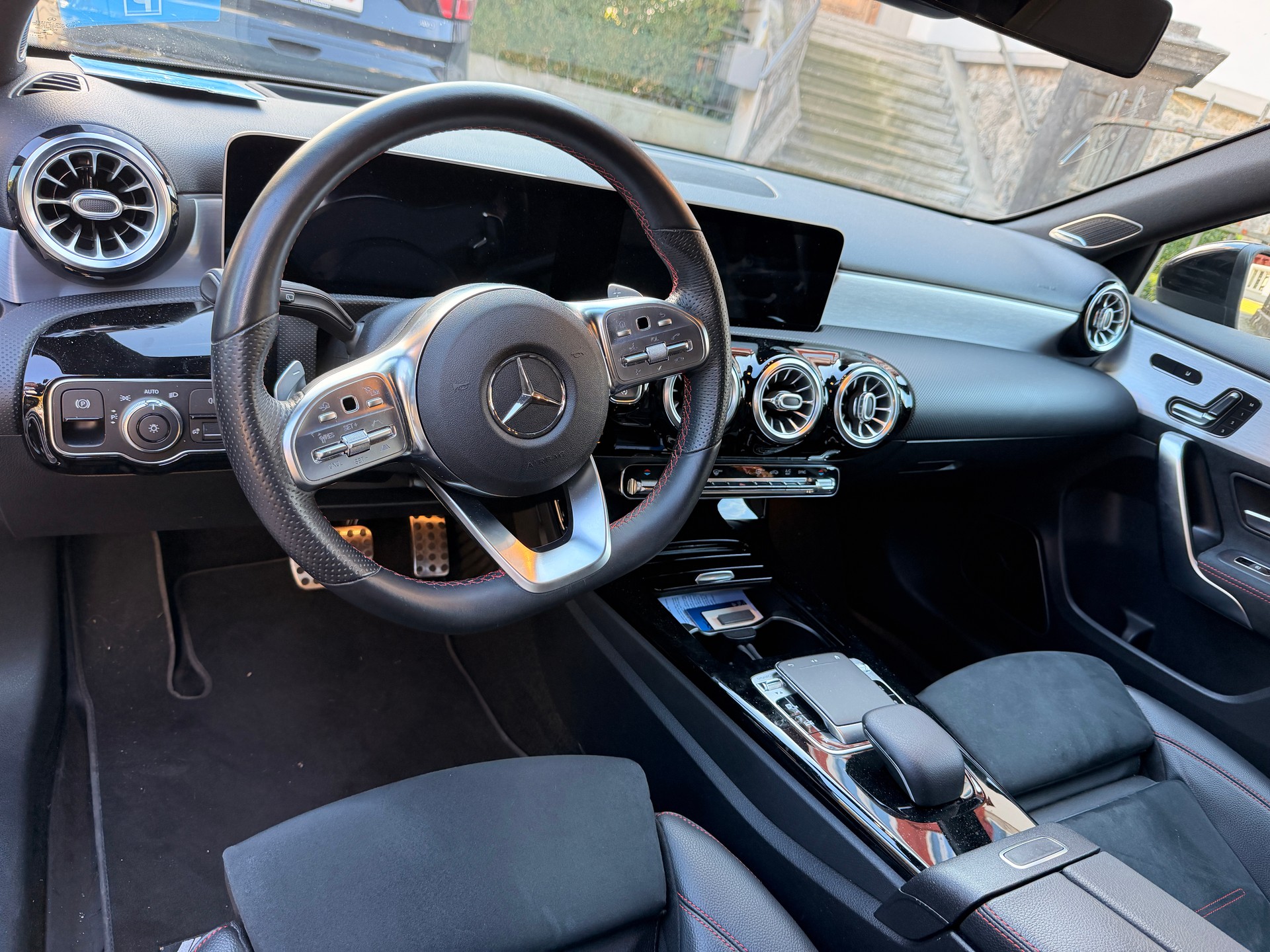 MERCEDES-BENZ A 220 AMG Line 7G-DCT