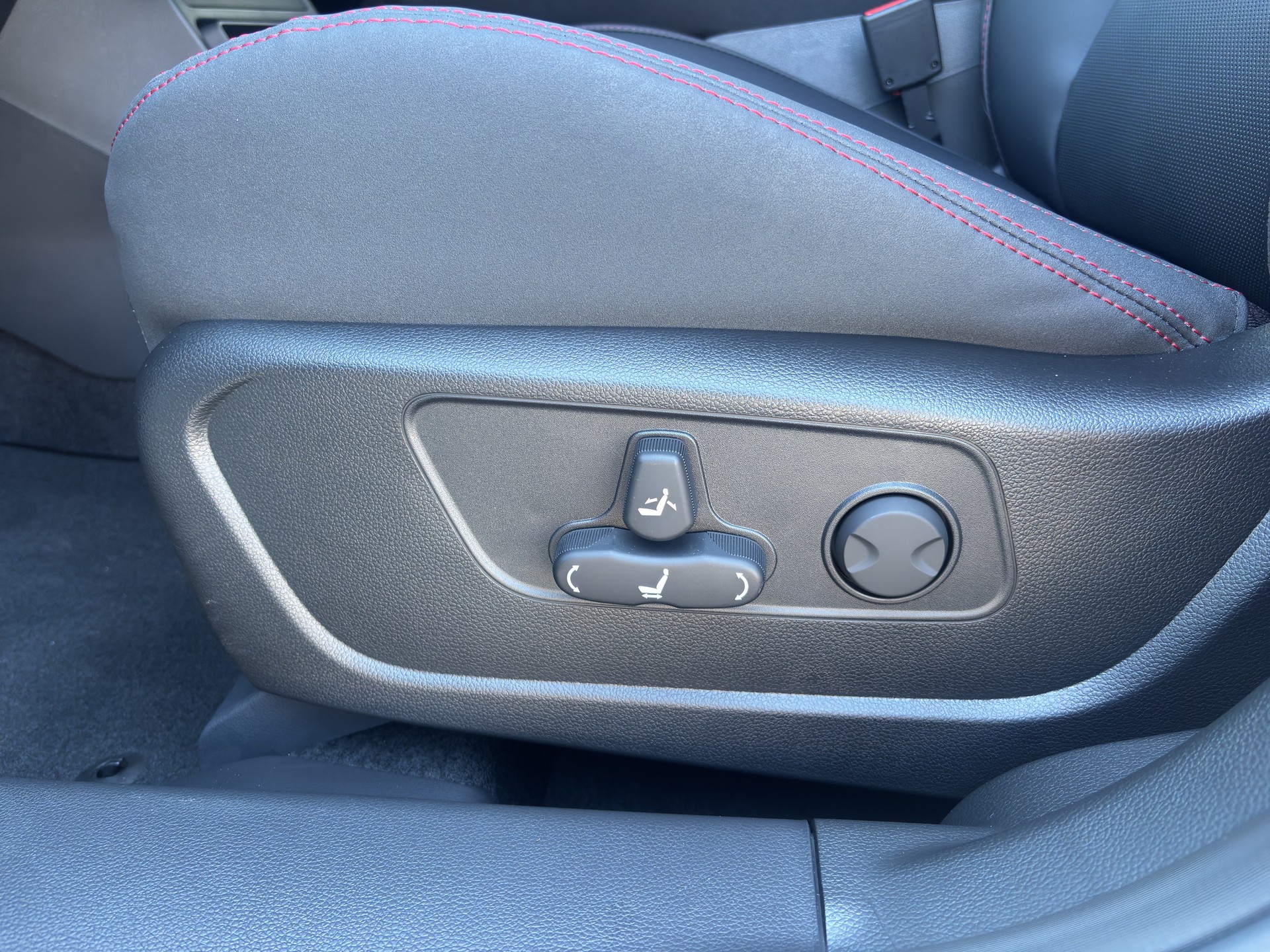 KGM-SsangYong Actyon 1.5 T-Gdi Hybrid Platinum-image-14