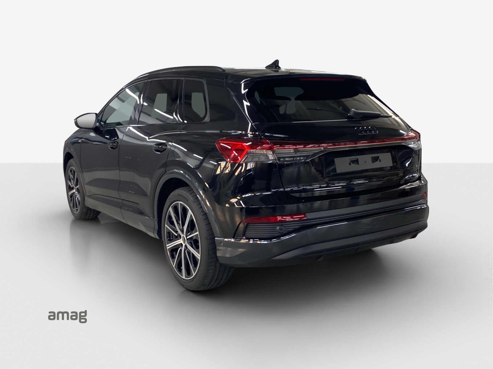 AUDI Q4 e-tron 45 Edition Swiss Ski quattro-image-2
