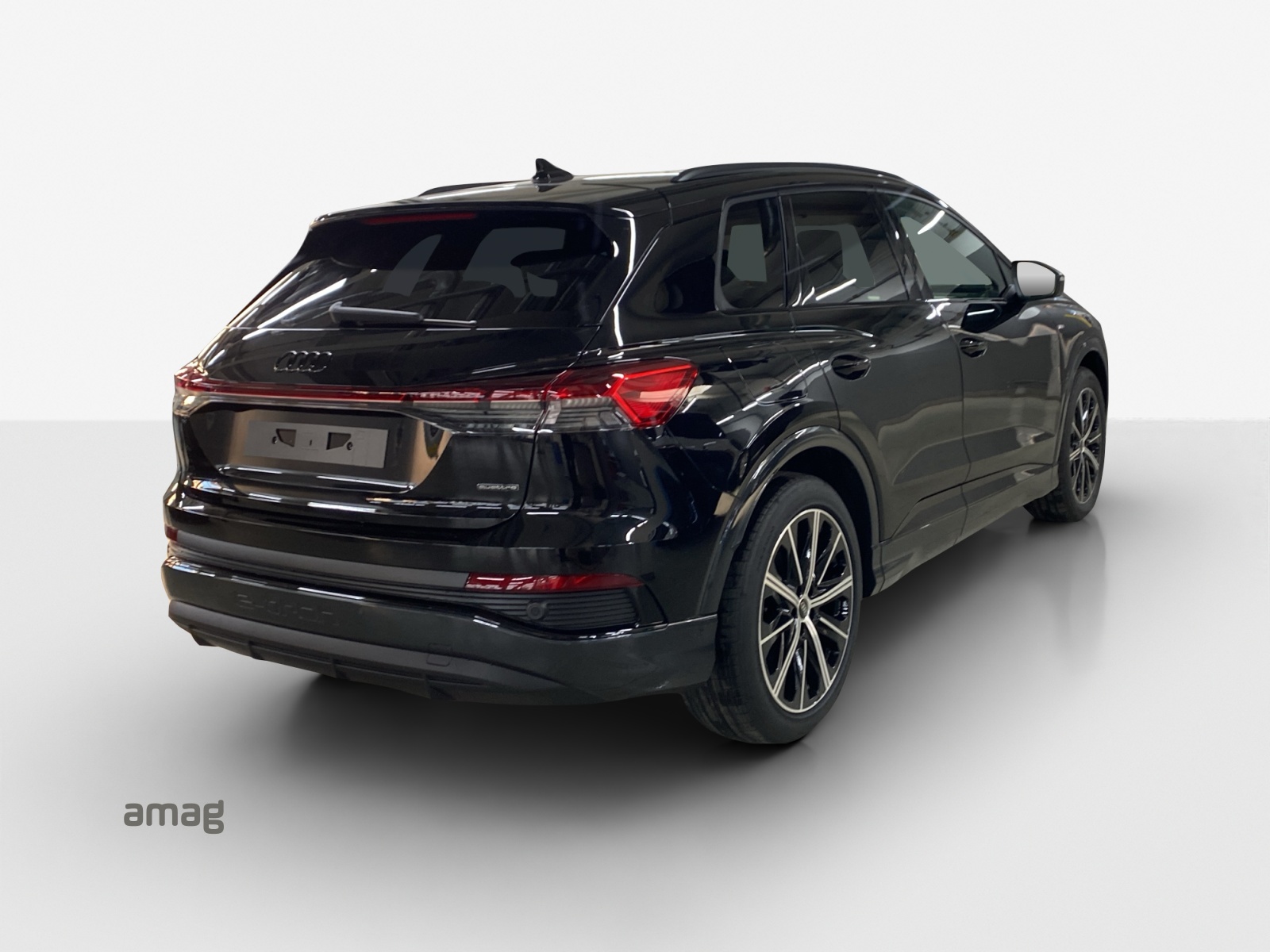 AUDI Q4 e-tron 45 Edition Swiss Ski quattro-image-4