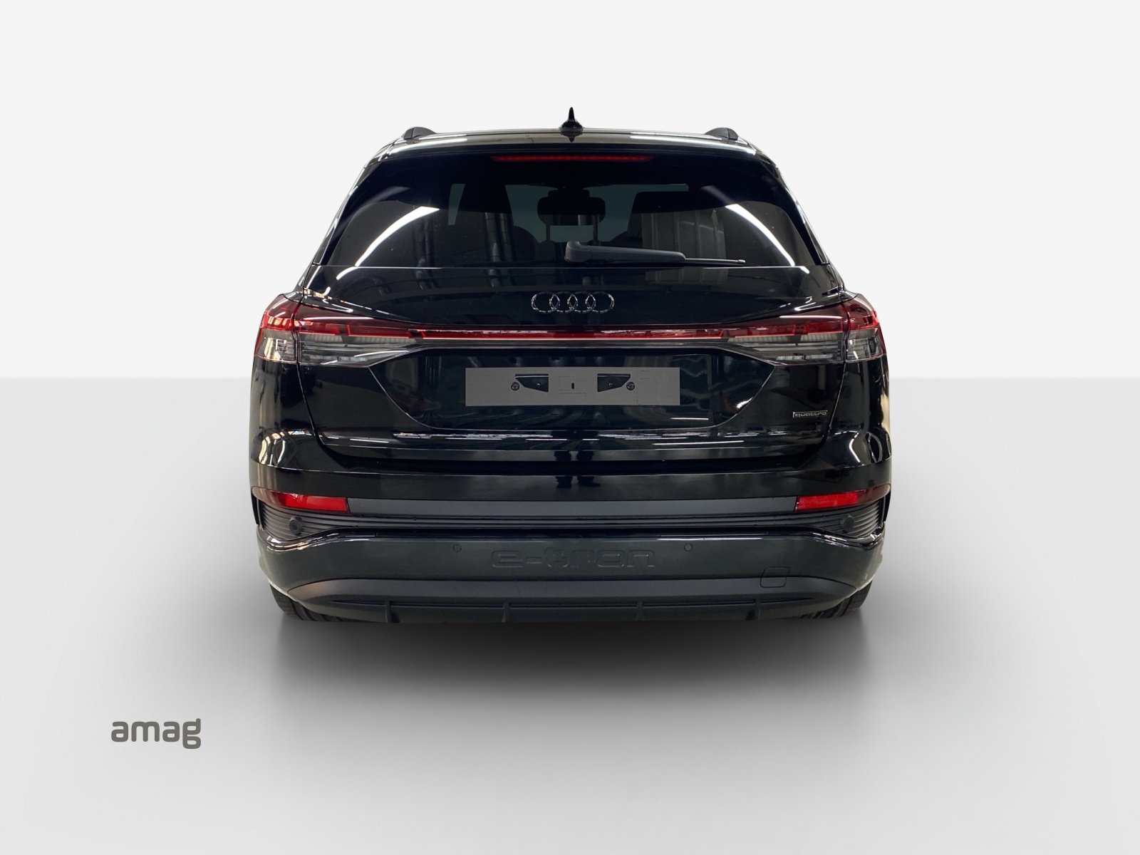 AUDI Q4 e-tron 45 Edition Swiss Ski quattro-image-3