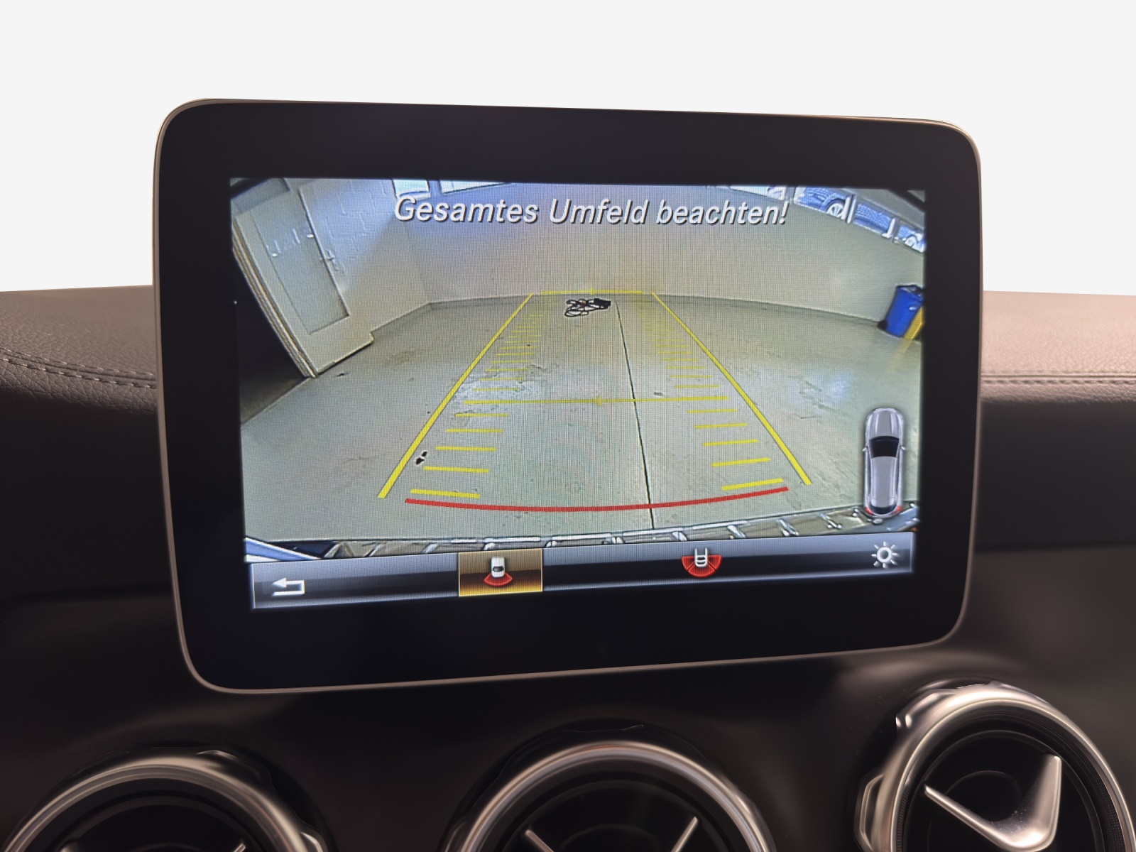 MERCEDES-BENZ GLA 250 Urban 4Matic 7G-DCT-image-14