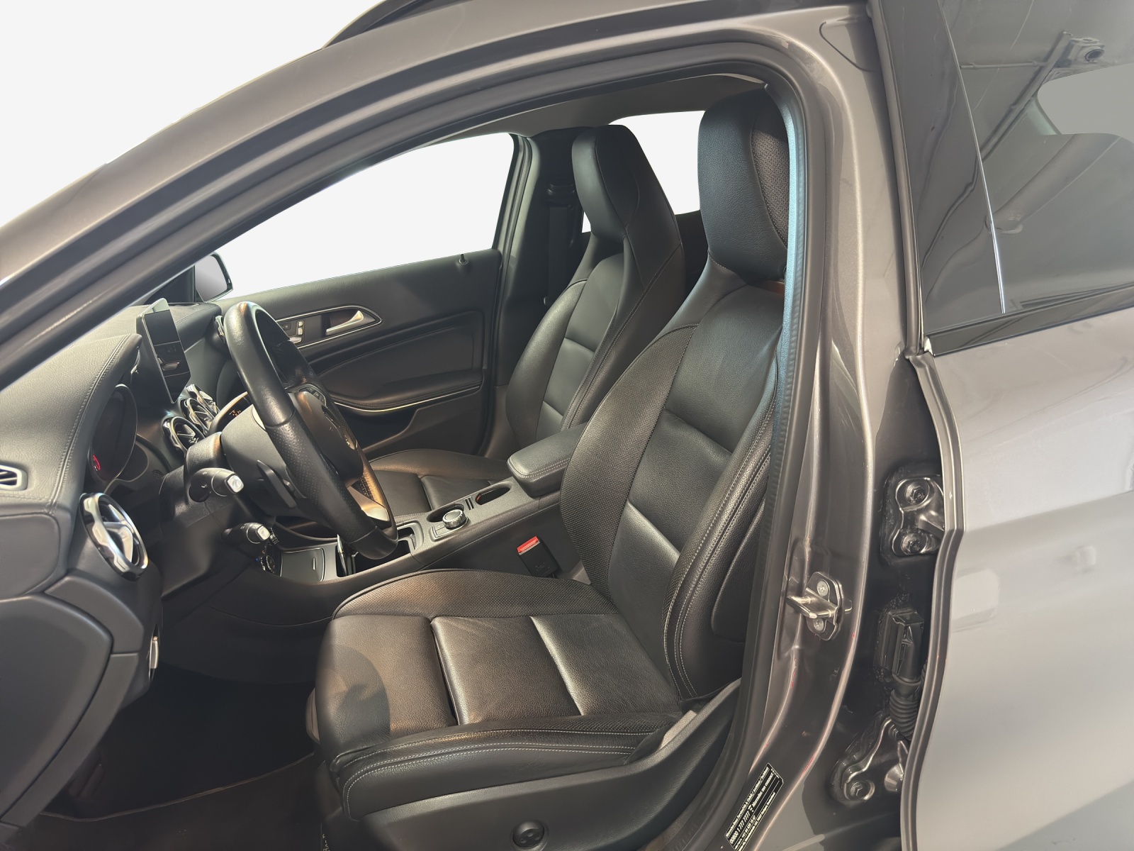 MERCEDES-BENZ GLA 250 Urban 4Matic 7G-DCT-image-7