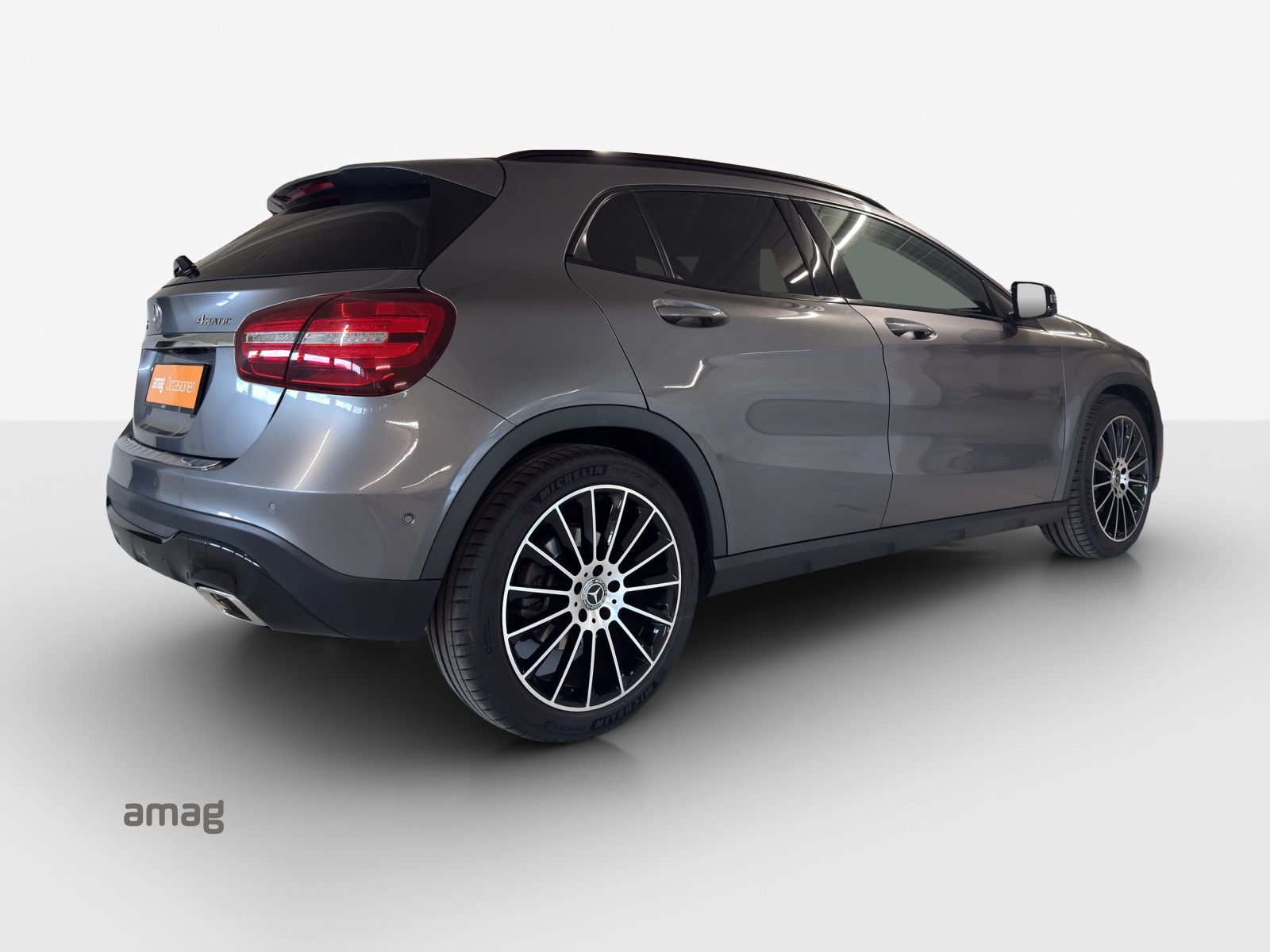 MERCEDES-BENZ GLA 250 Urban 4Matic 7G-DCT-image-4