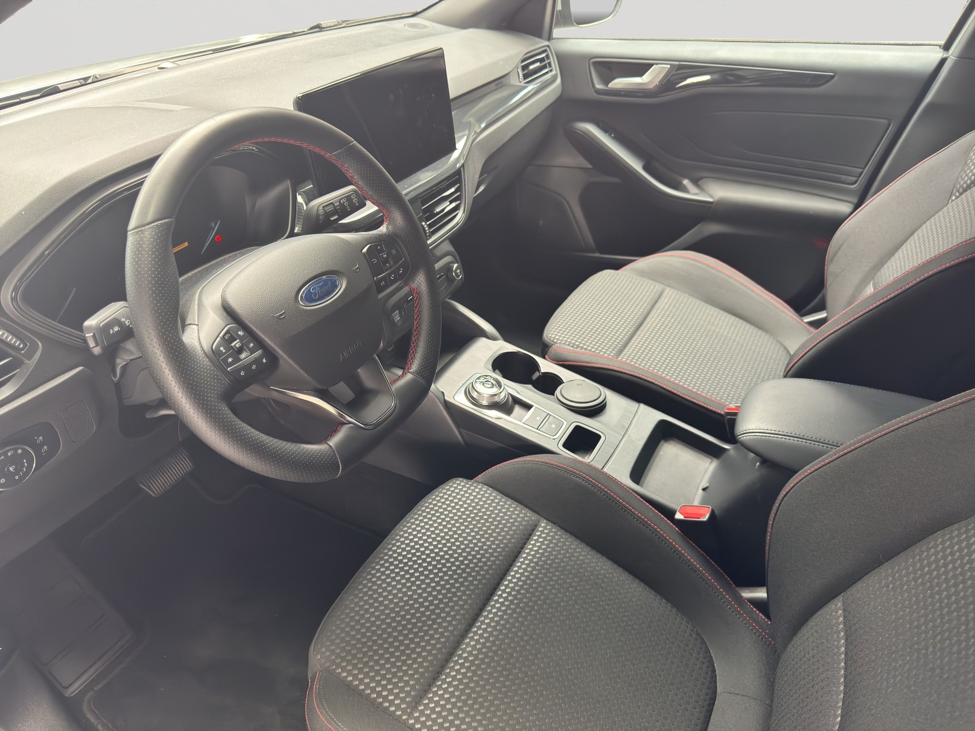 FORD Focus 1.5 TDCi EcoBlue ST-Line Automatic-image-6