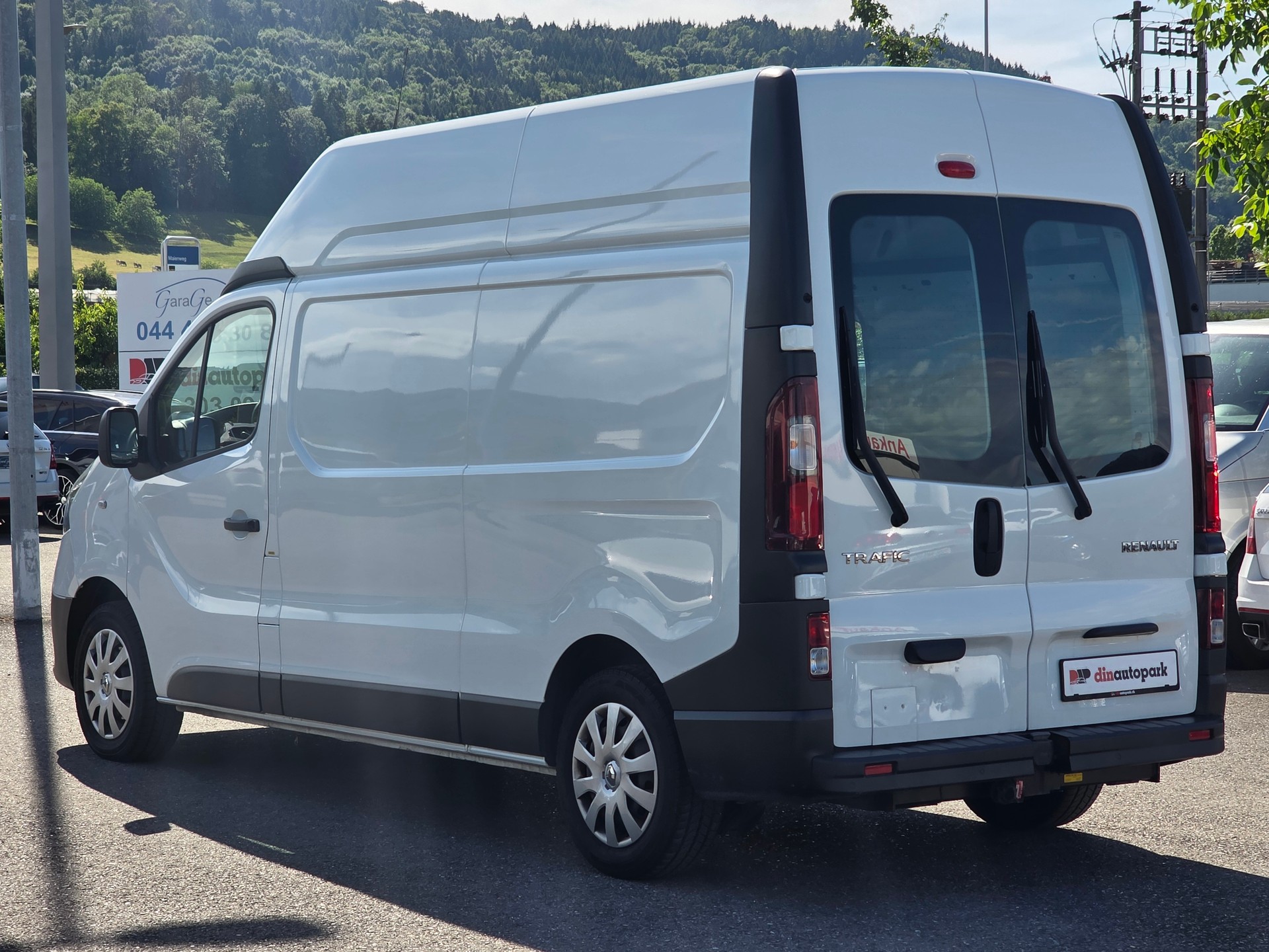 RENAULT Trafic 2.0 ENERGY dCi145 3.0t Business L2H2 * CH-Fahrzeug *-image-4