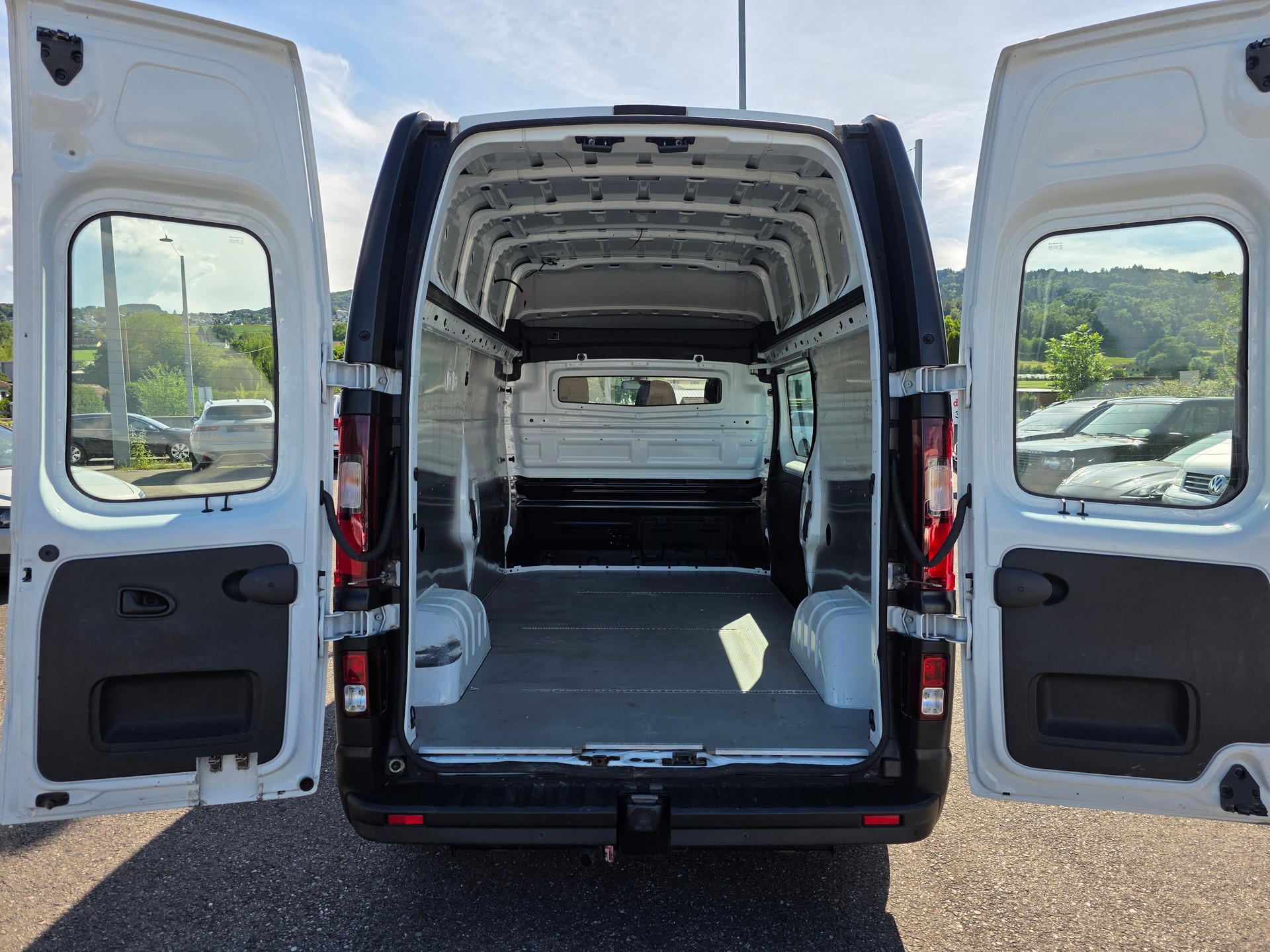 RENAULT Trafic 2.0 ENERGY dCi145 3.0t Business L2H2 * CH-Fahrzeug *-image-6