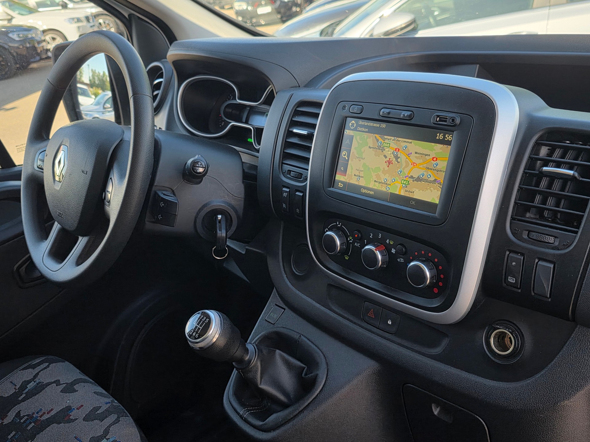 RENAULT Trafic 2.0 ENERGY dCi145 3.0t Business L2H2 * CH-Fahrzeug *-image-18