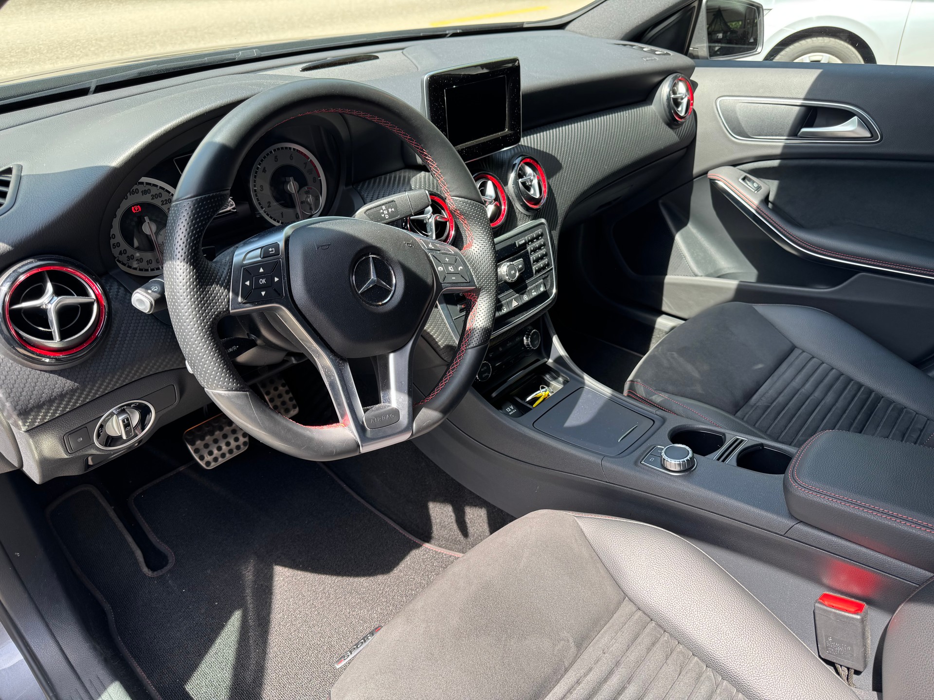 MERCEDES-BENZ A 250 Sport-Line 4Matic 7G-DCT-image-7