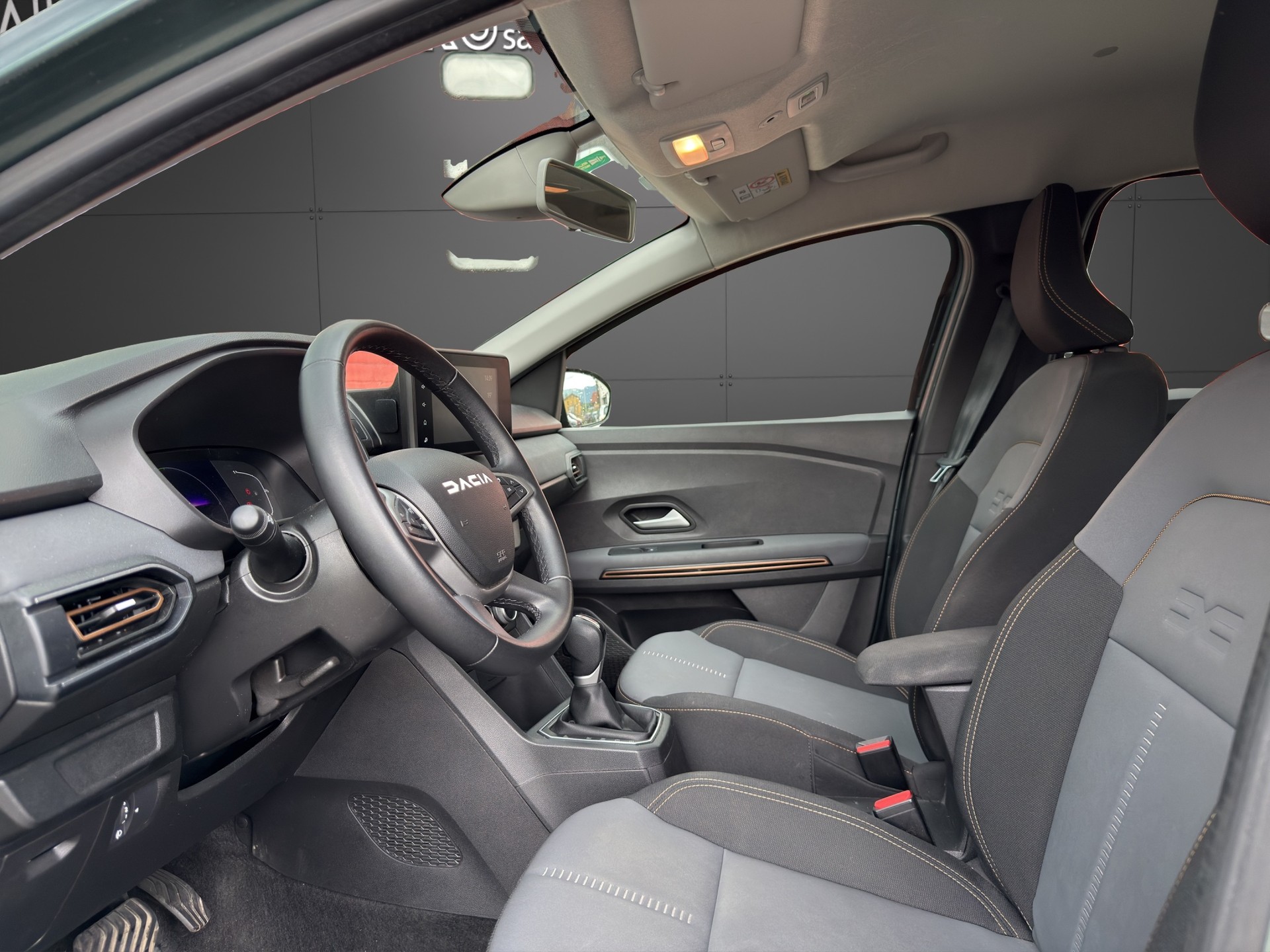 DACIA Jogger HEV 140 Extreme-image-8