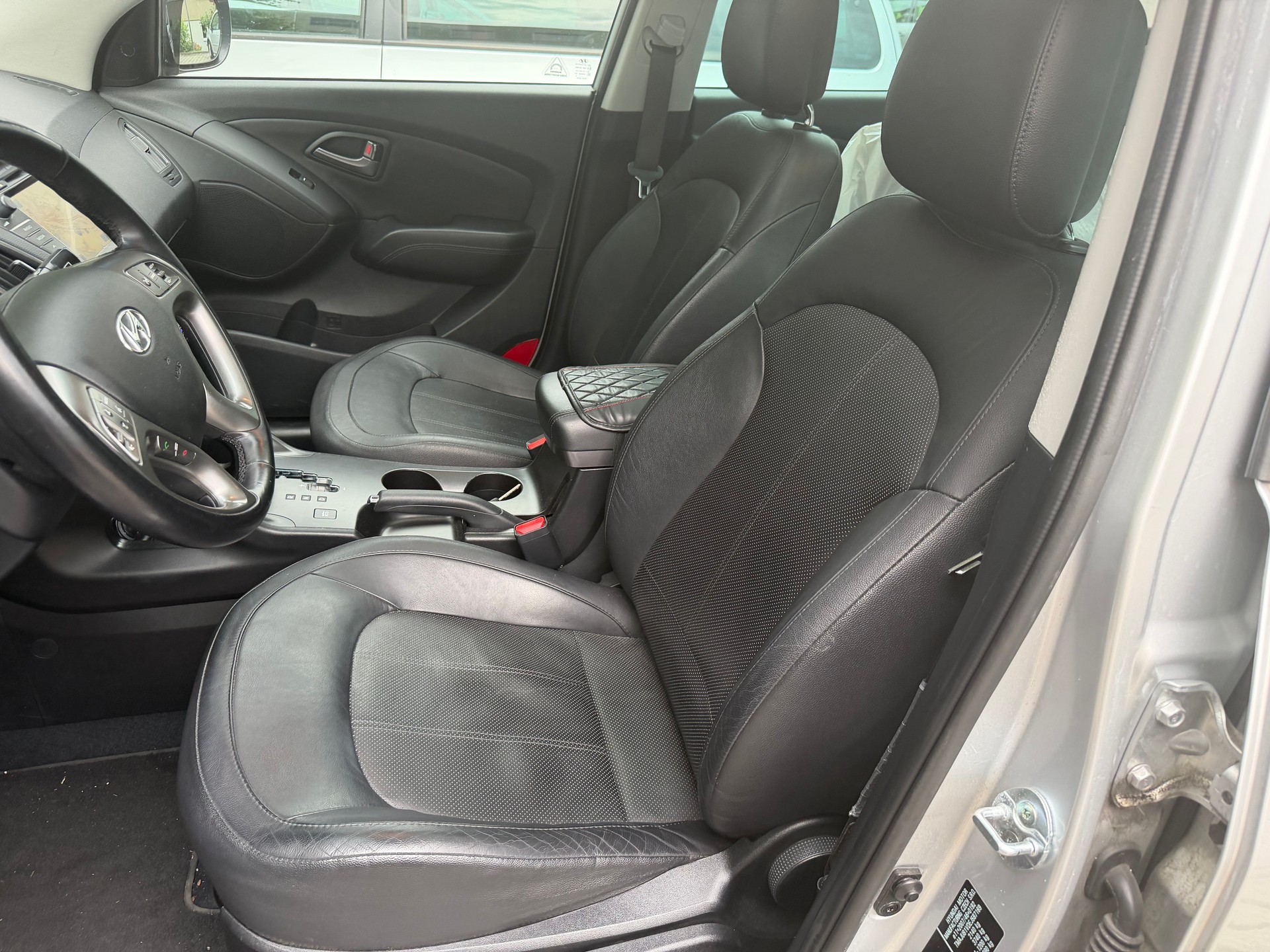 HYUNDAI iX 35 2.0 CRDi Style 4WD Automatic-image-13