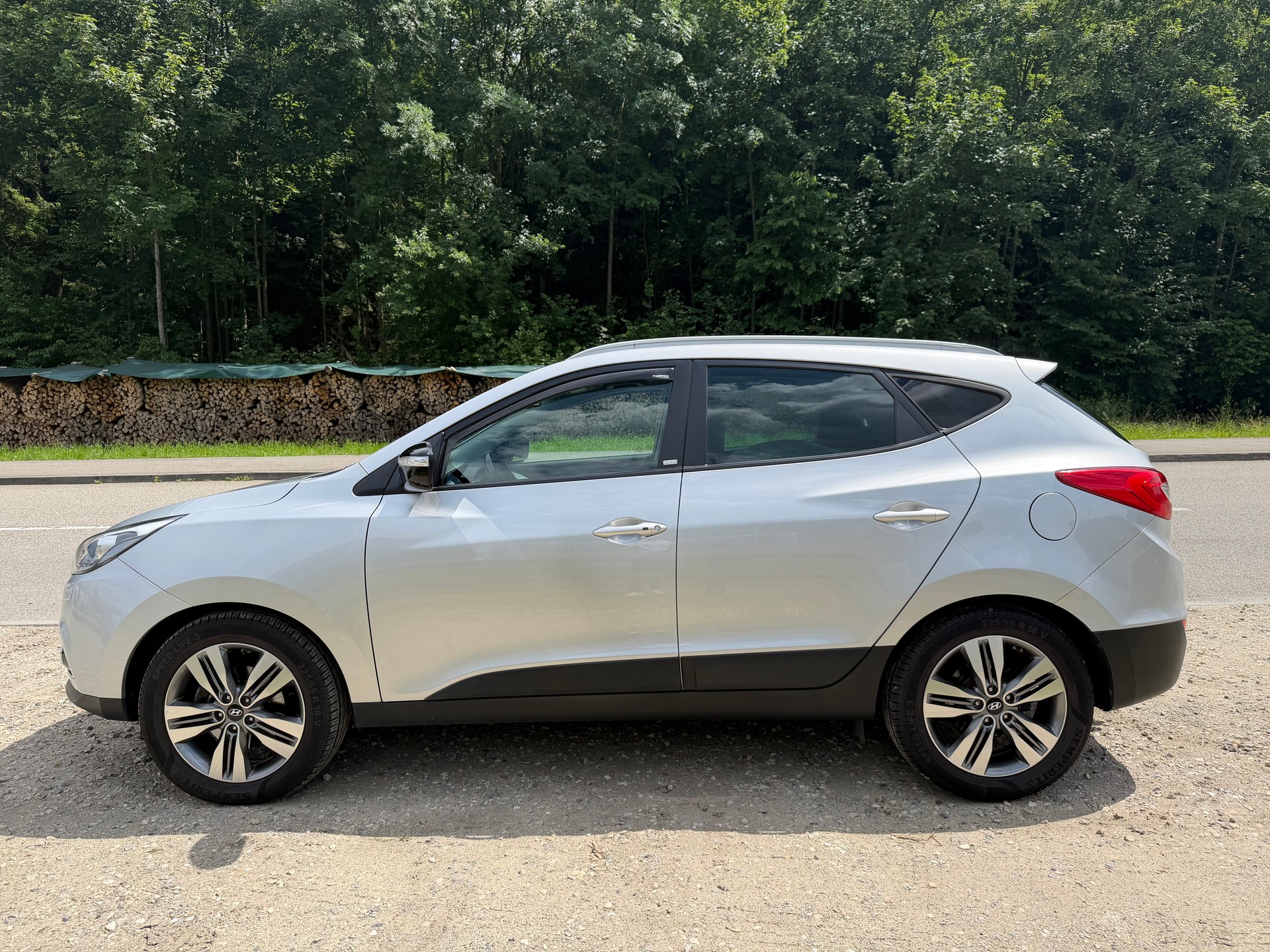 HYUNDAI iX 35 2.0 CRDi Style 4WD Automatic-image-6