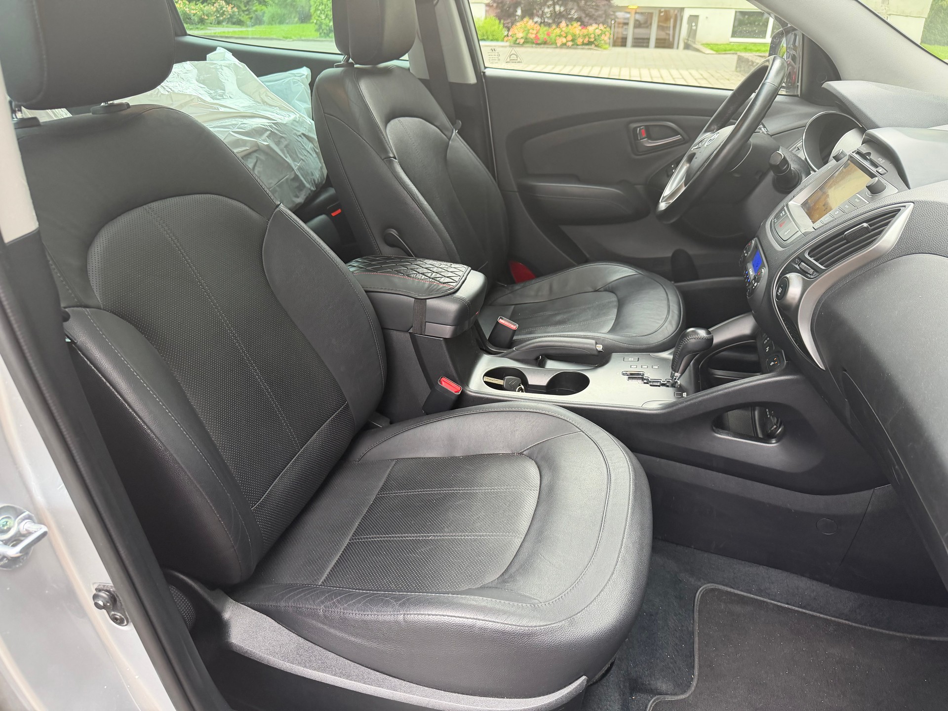 HYUNDAI iX 35 2.0 CRDi Style 4WD Automatic-image-11