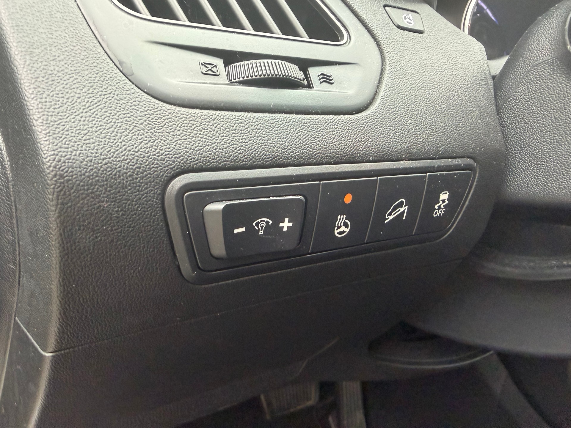HYUNDAI iX 35 2.0 CRDi Style 4WD Automatic-image-9