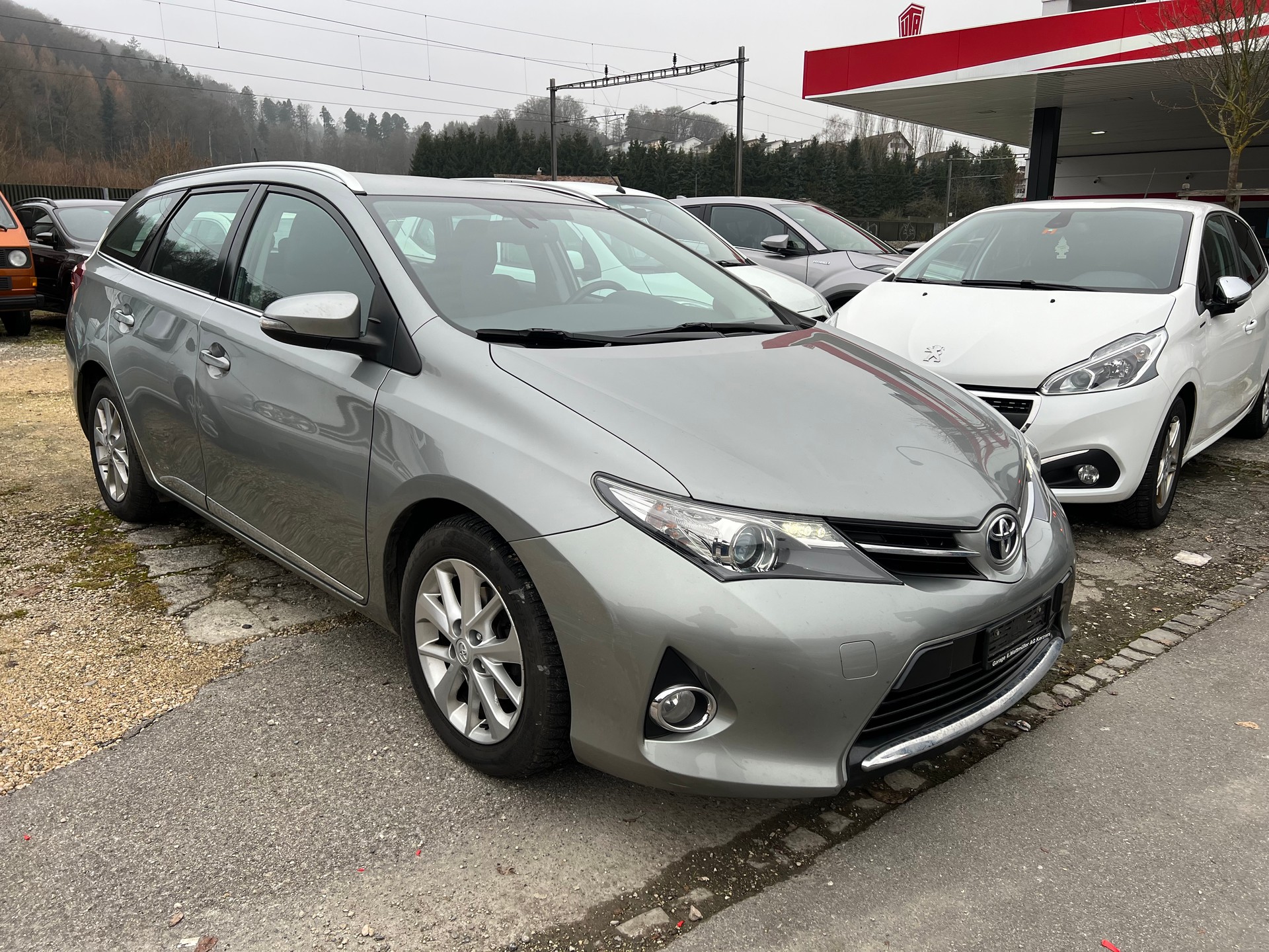 TOYOTA Auris 1.6 Luna Touring Sports Automatic-frisch ab Mfk-showroom-element-1
