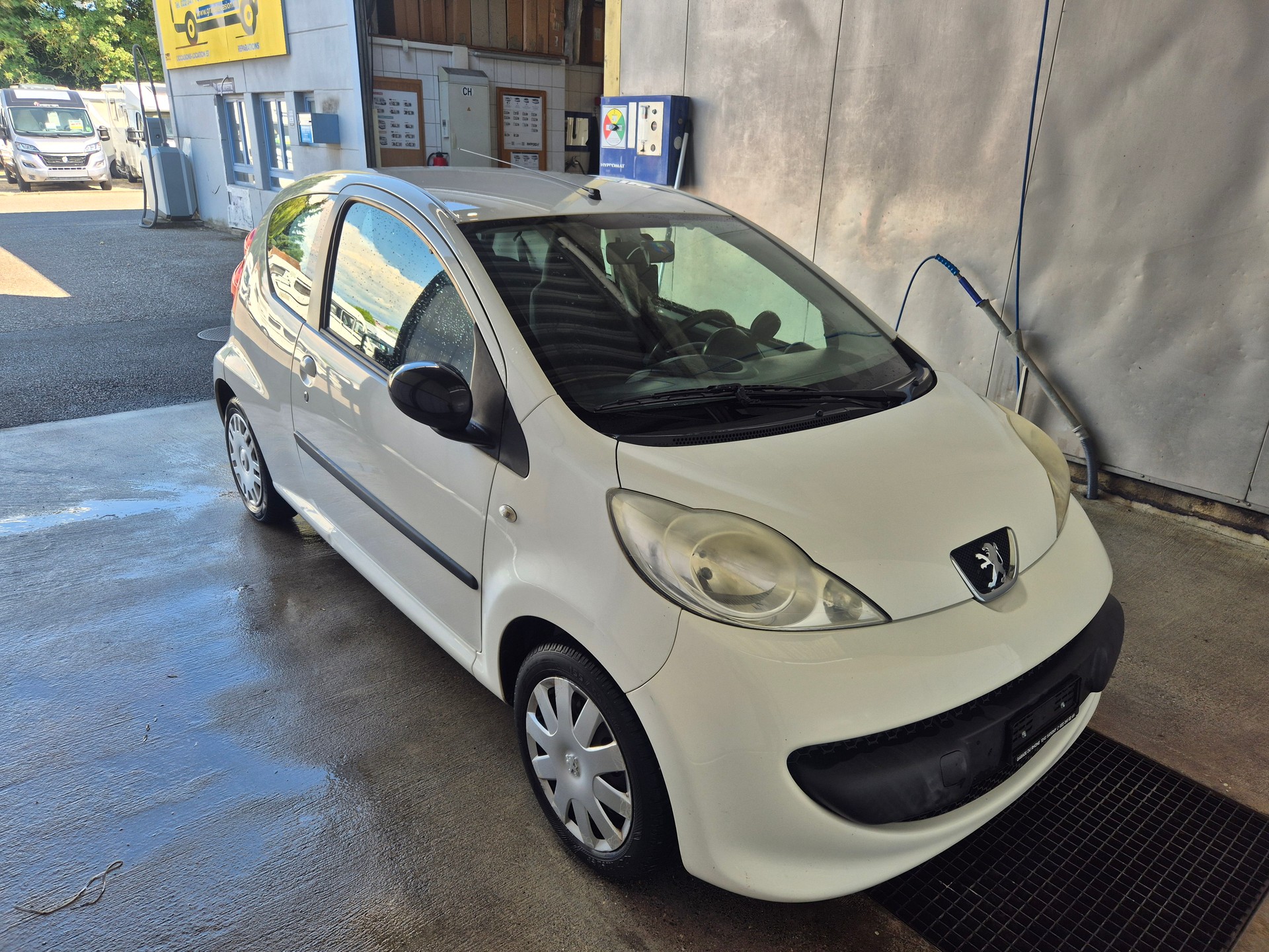 PEUGEOT 107/1.0-image-1