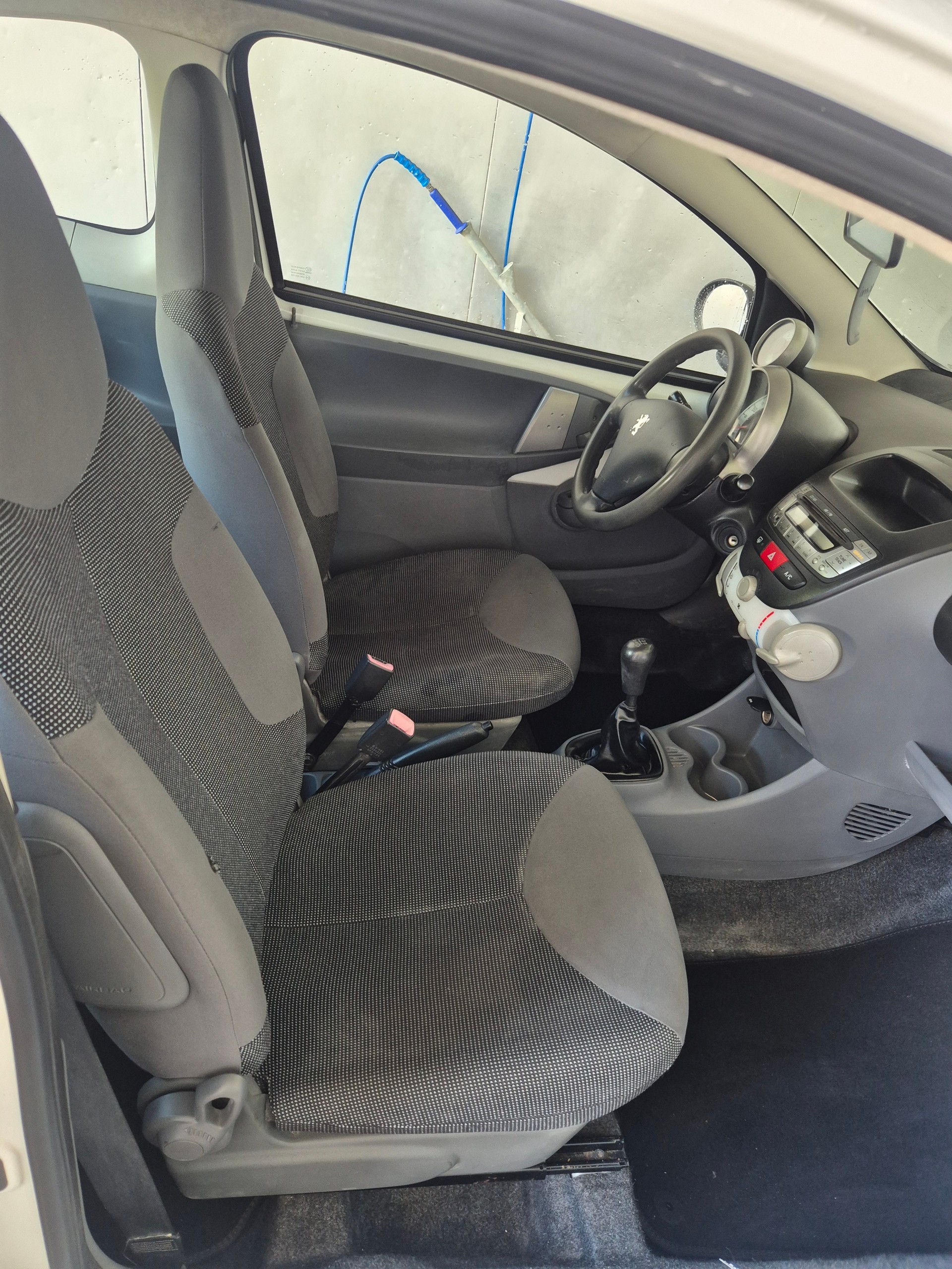 PEUGEOT 107/1.0-image-8