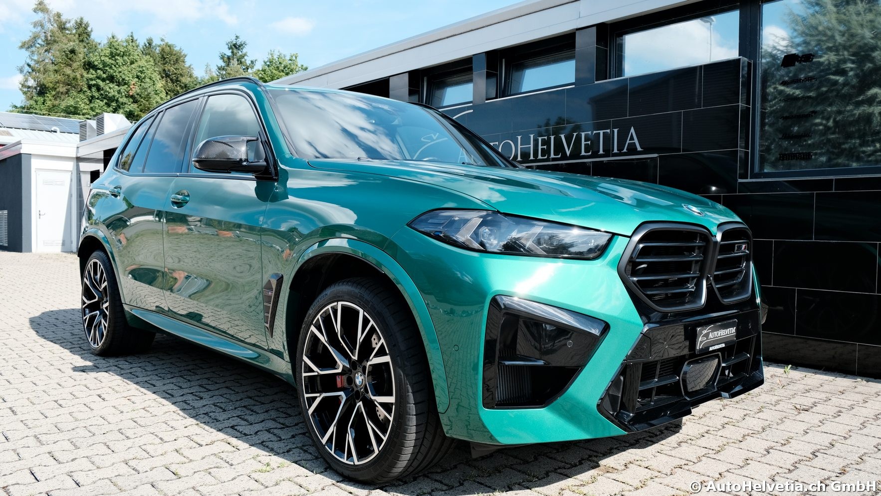 BMW X5M Competition - Facelift-showroom-element-1