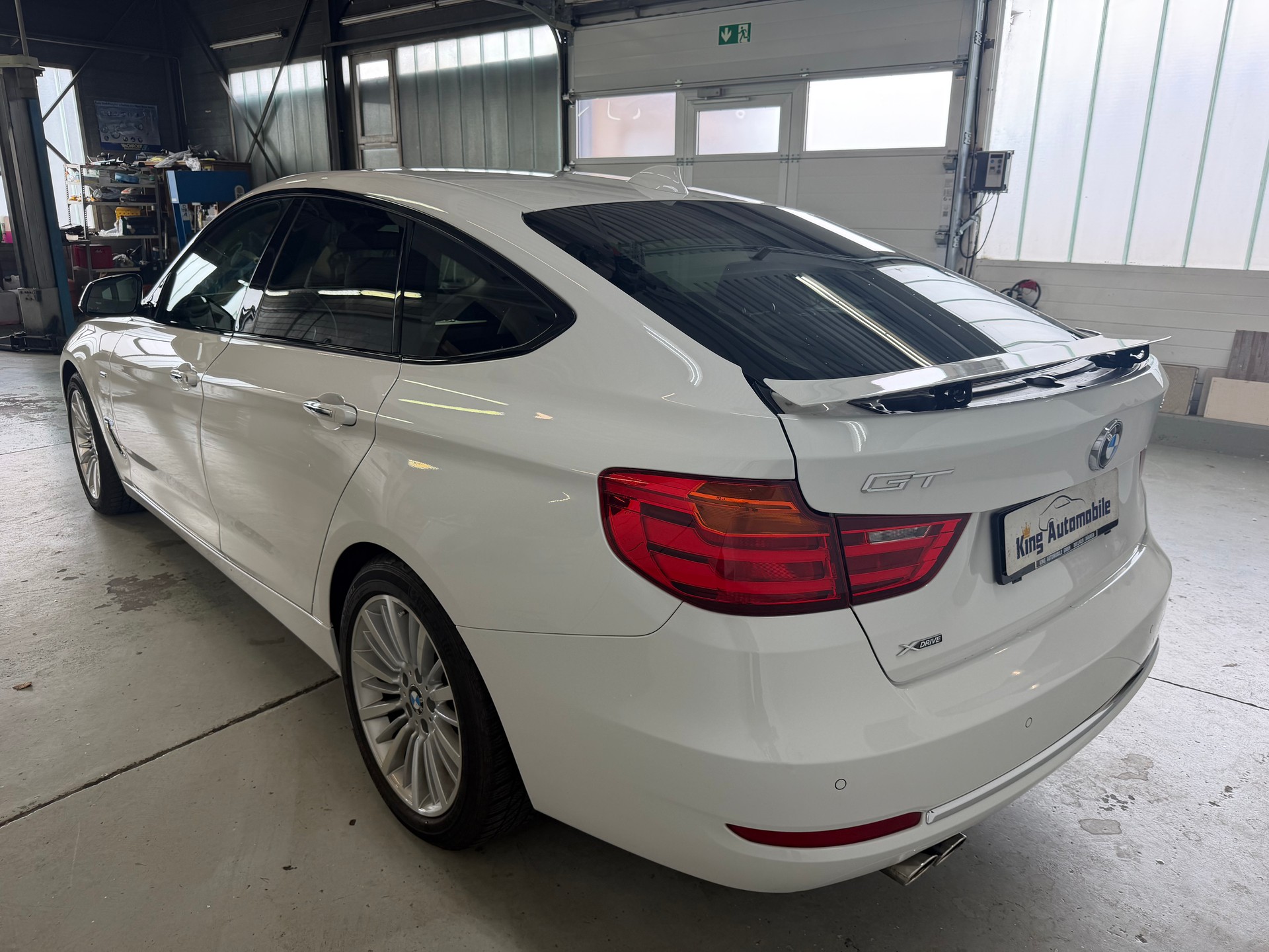 BMW 328i GT xDrive Luxury Line Steptronic-image-5