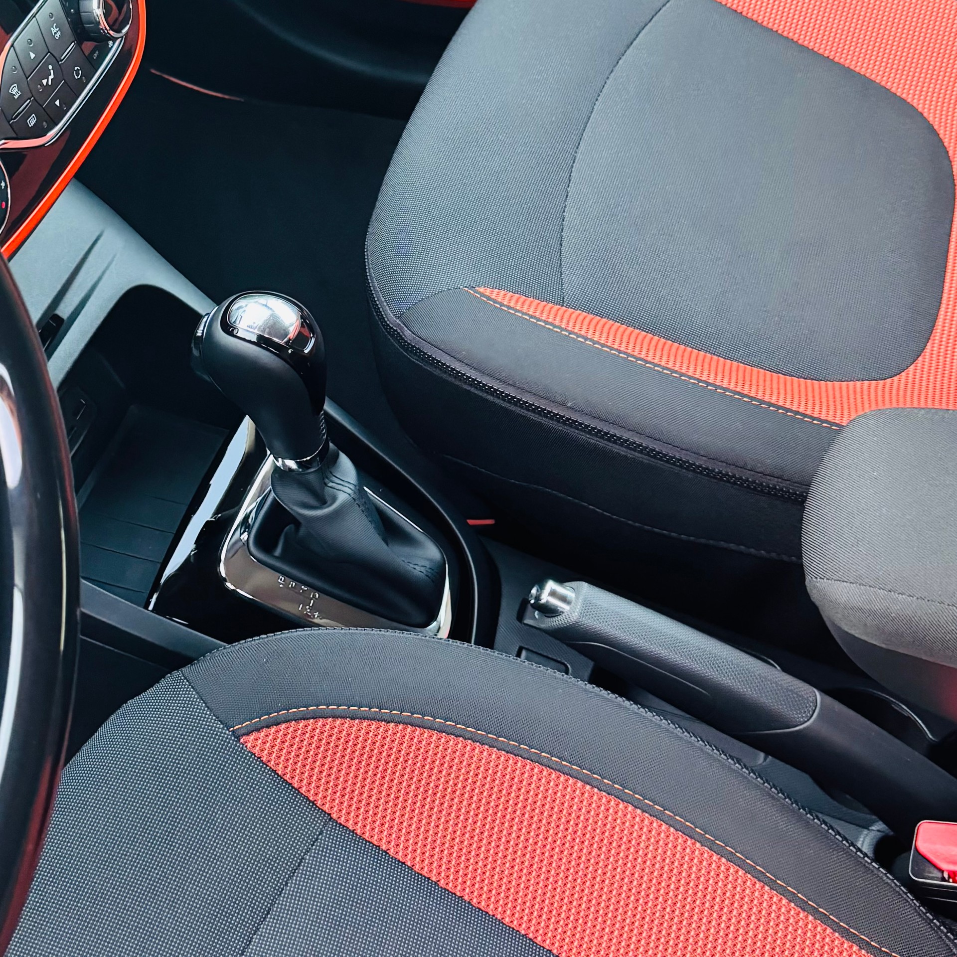 RENAULT Captur 1.2 T 16V Dynamique EDC-image-10