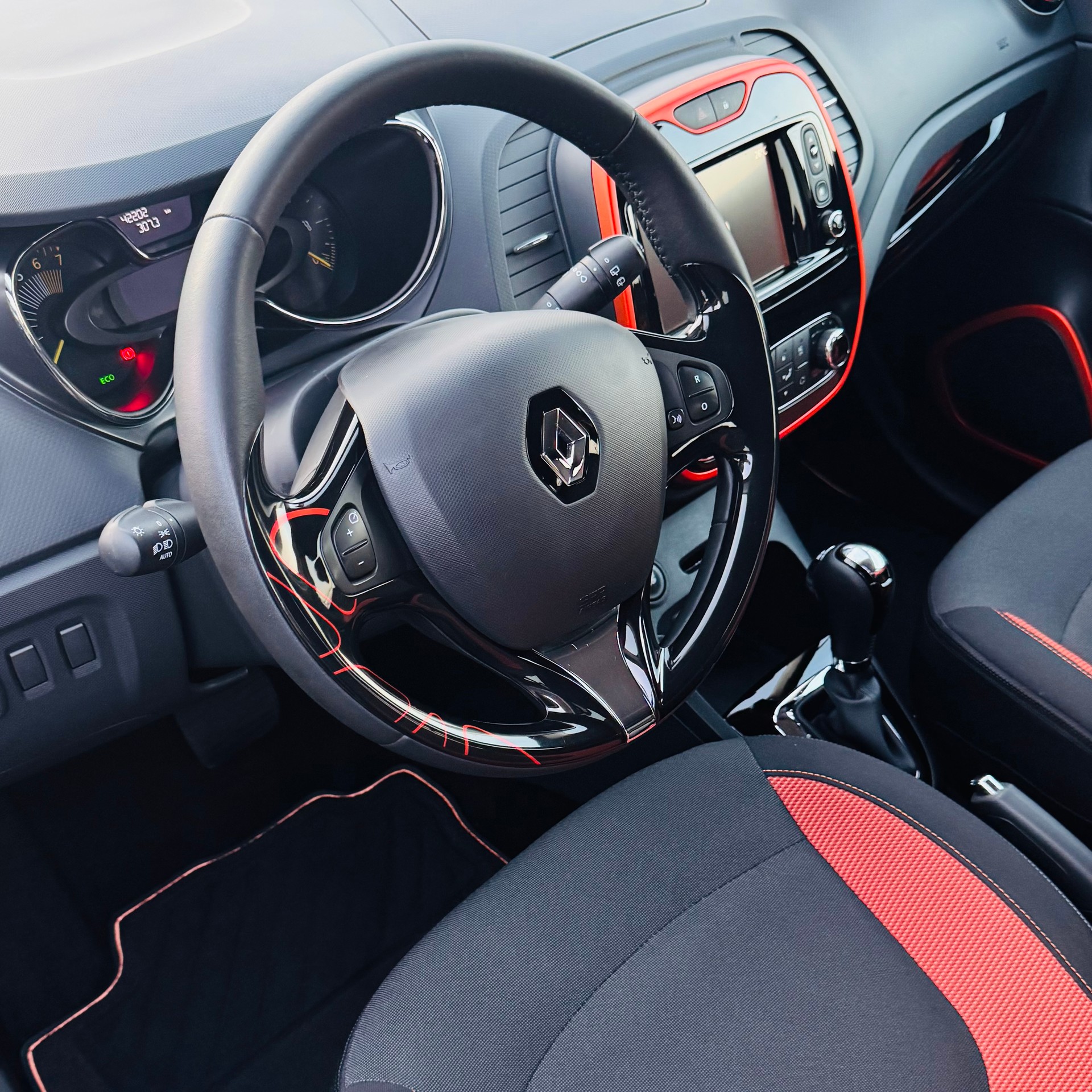RENAULT Captur 1.2 T 16V Dynamique EDC-image-5