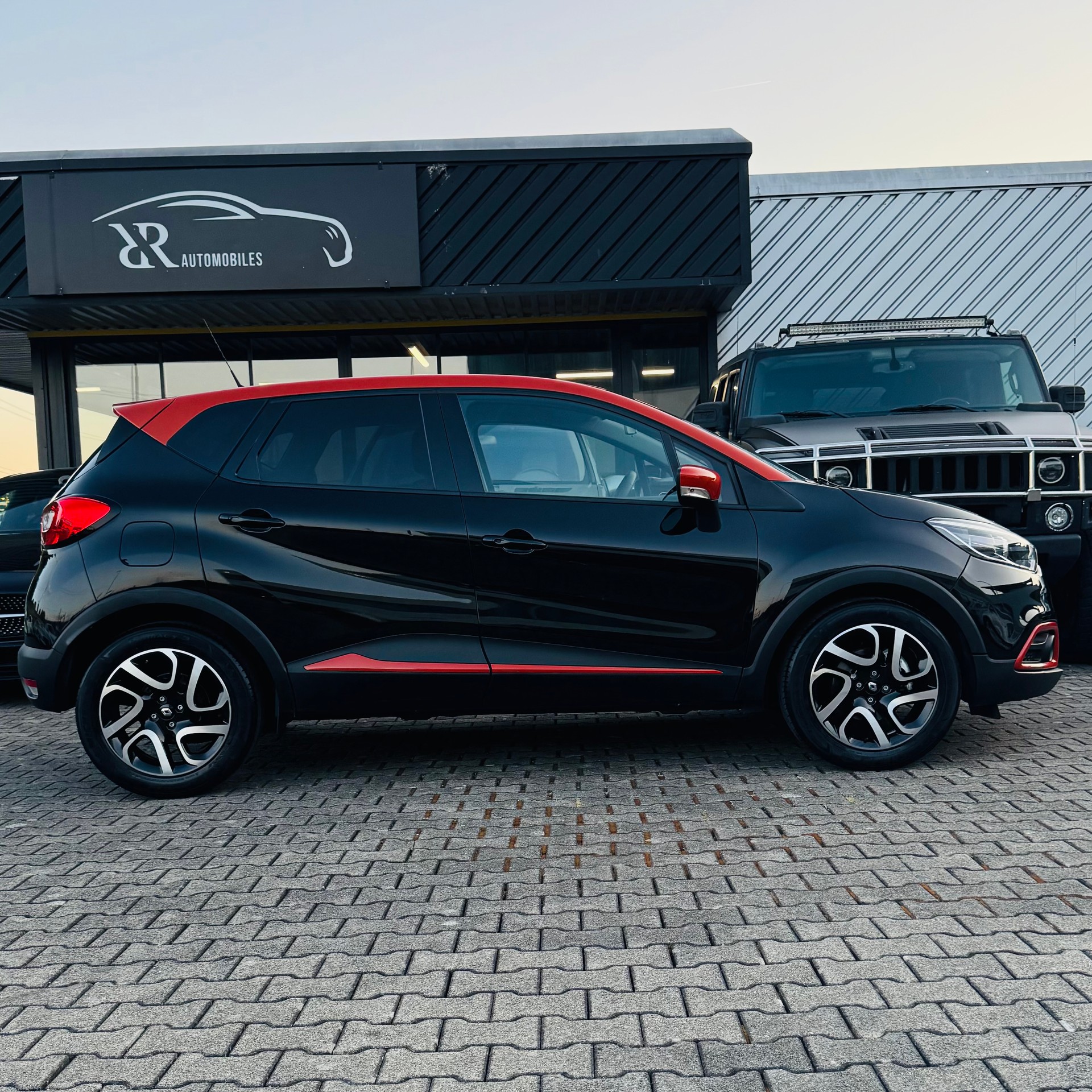 RENAULT Captur 1.2 T 16V Dynamique EDC-showroom-element-1