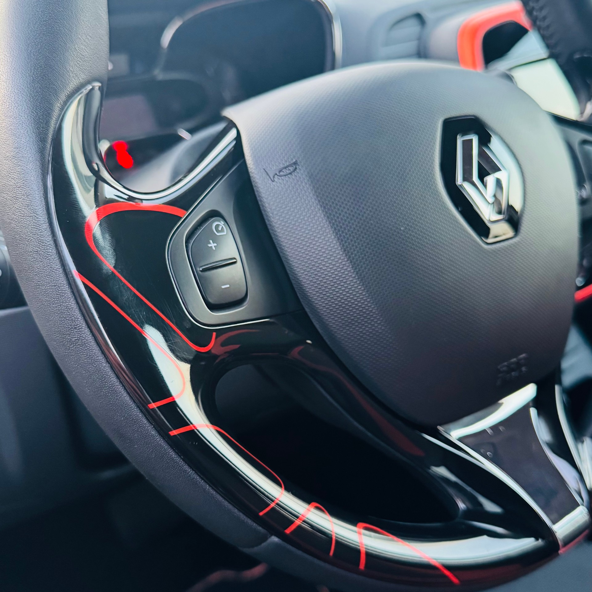 RENAULT Captur 1.2 T 16V Dynamique EDC-image-11