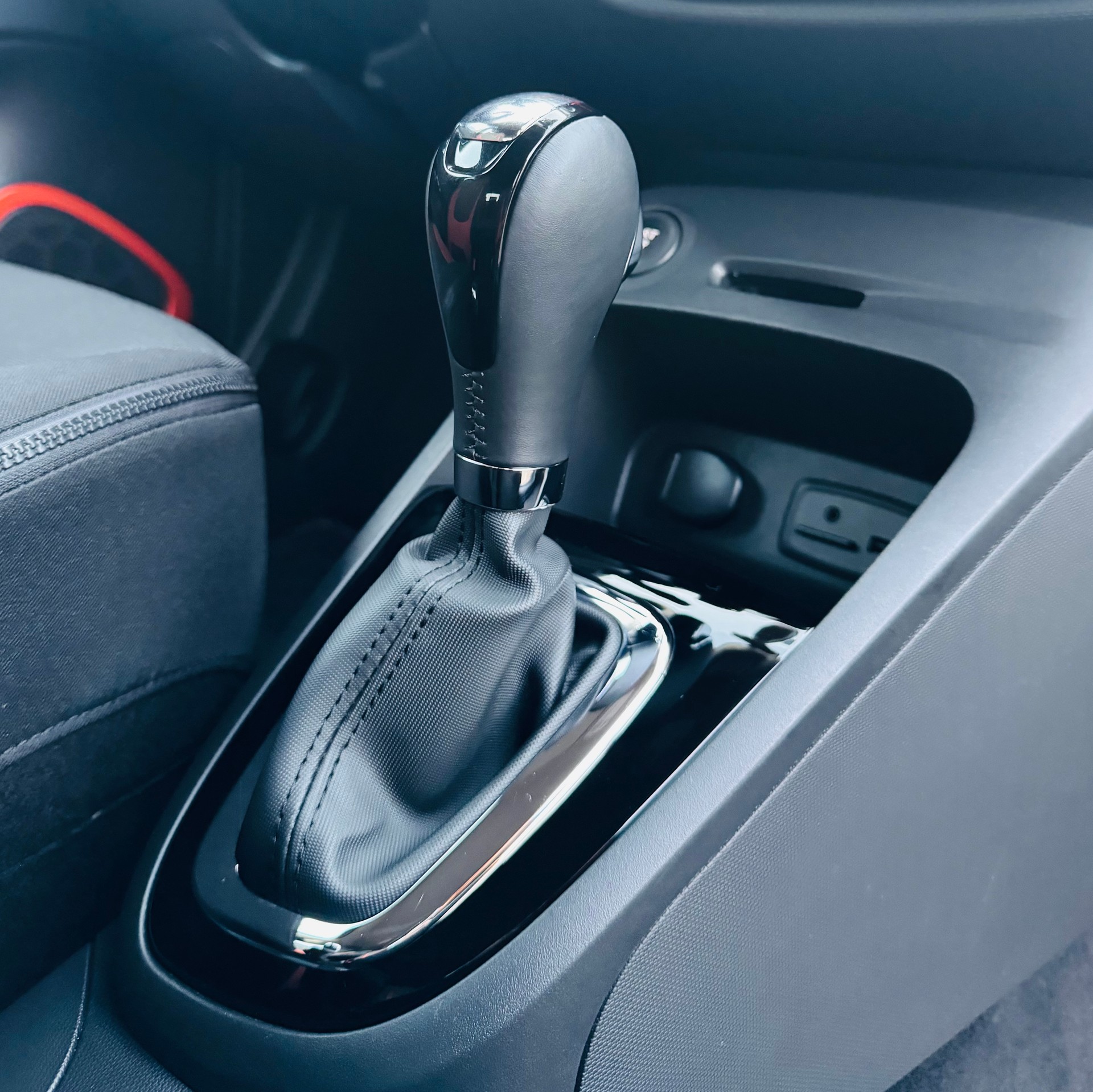 RENAULT Captur 1.2 T 16V Dynamique EDC-image-19