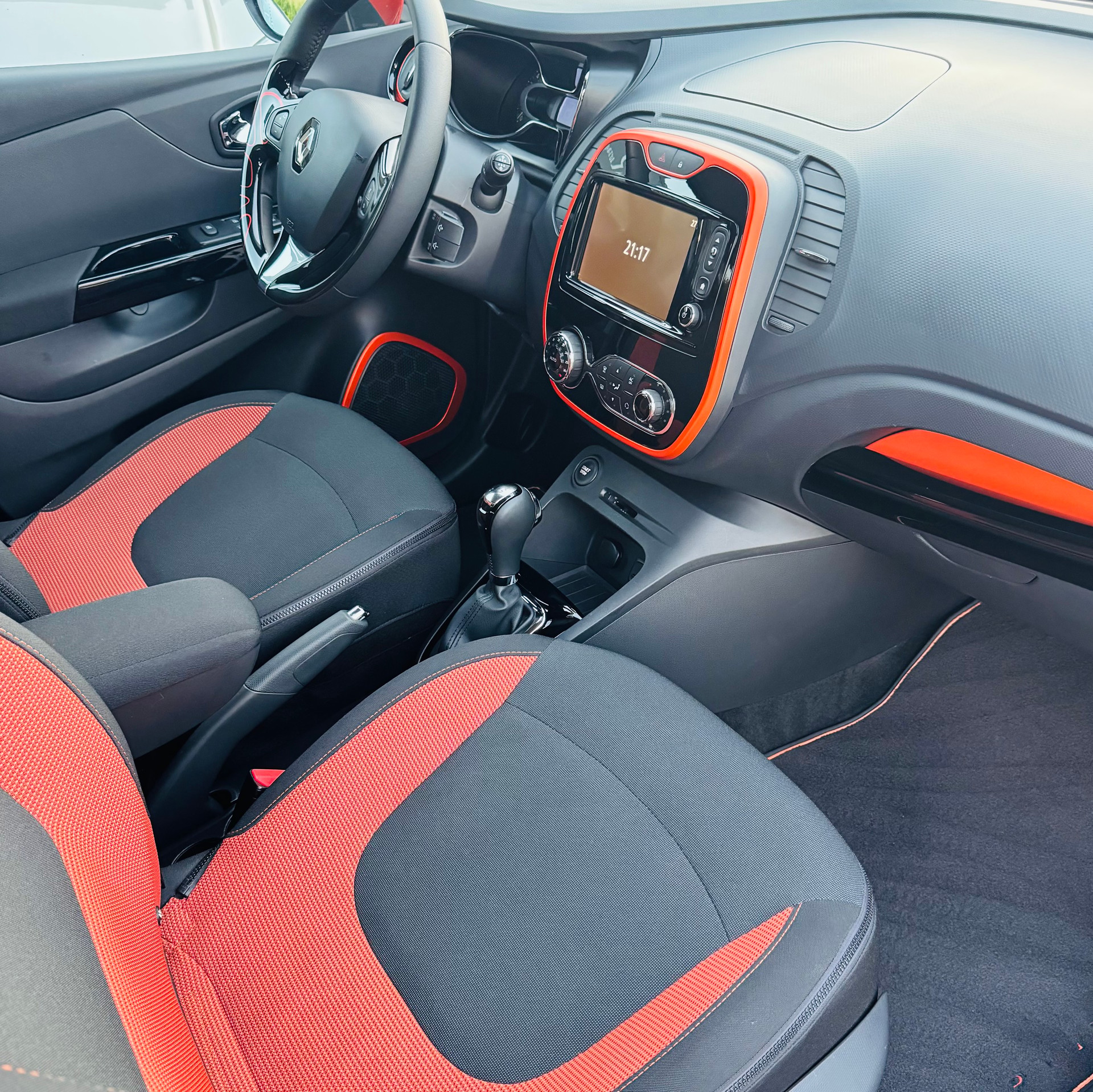 RENAULT Captur 1.2 T 16V Dynamique EDC-image-24