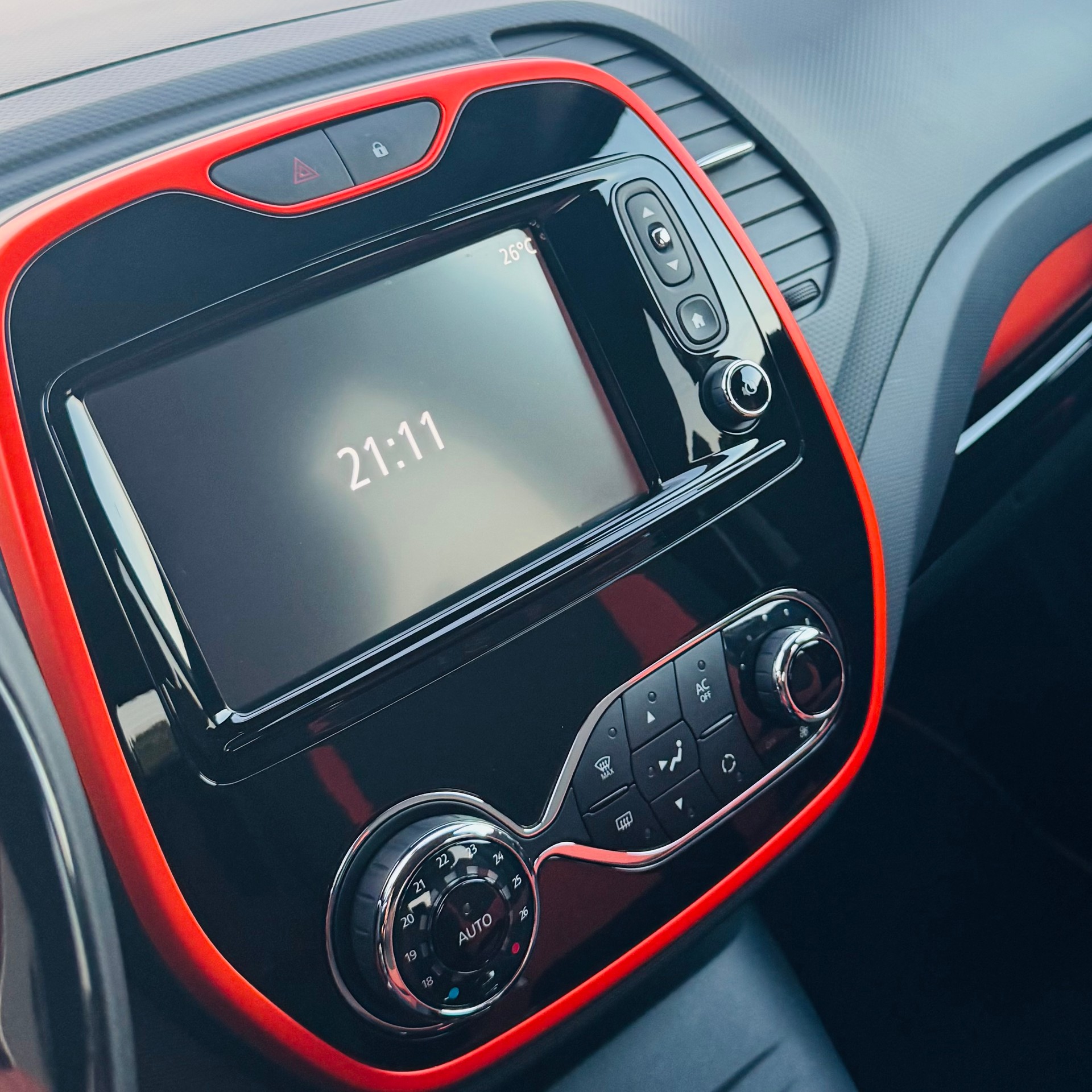 RENAULT Captur 1.2 T 16V Dynamique EDC-image-12
