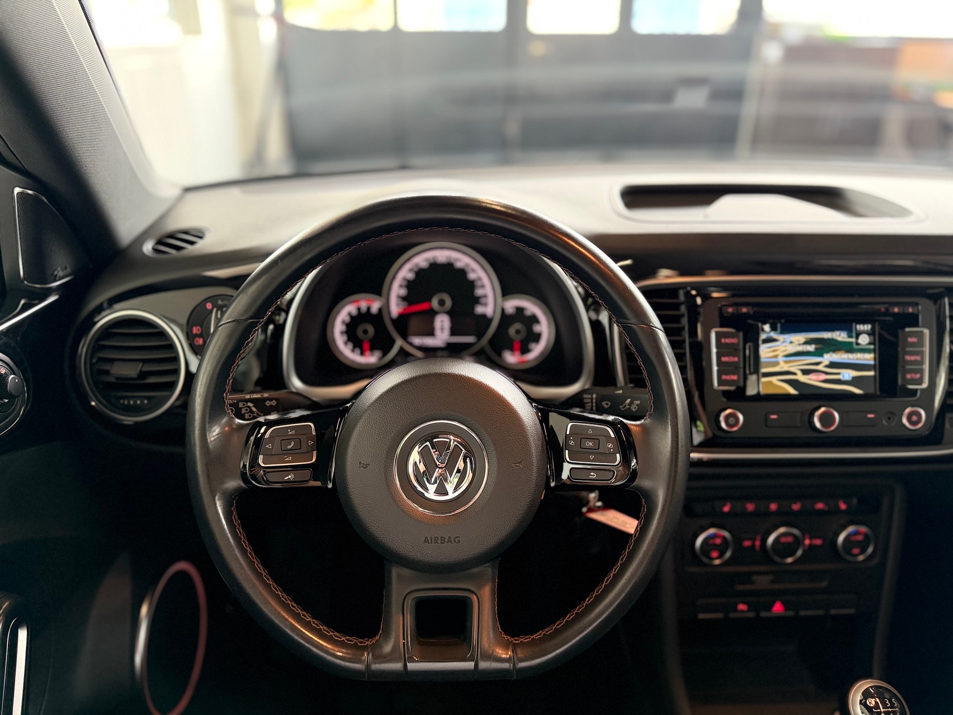 VW Beetle 1.4 TSI Design CUP 160PS * PANORAMA DACH*-image-13