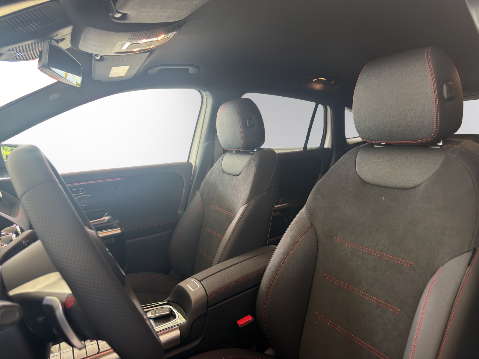 MERCEDES-BENZ GLA 250 4Matic 8G-DCT Swiss Star-image-12
